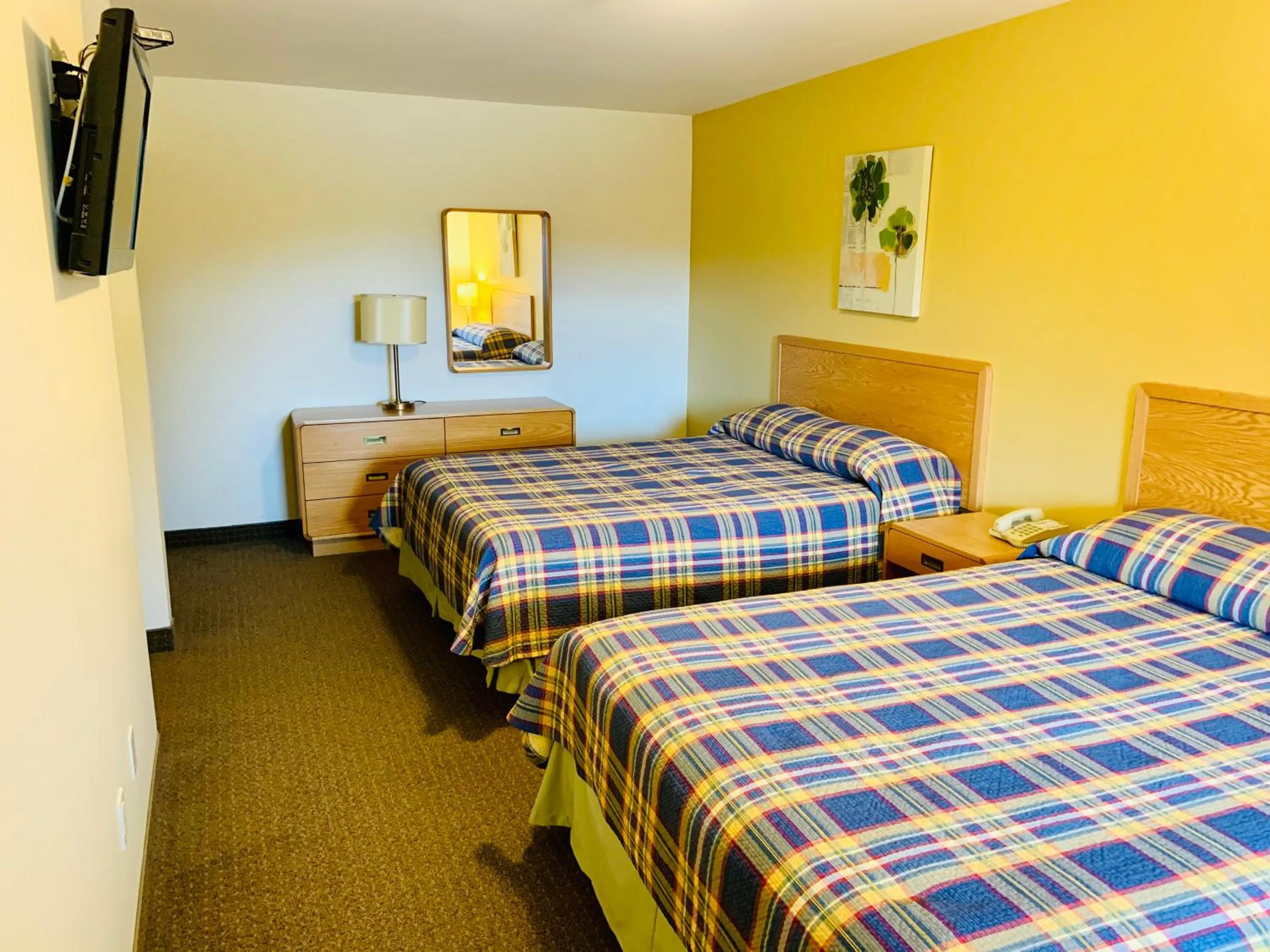 Bedroom, Bed in Green Acres Motel