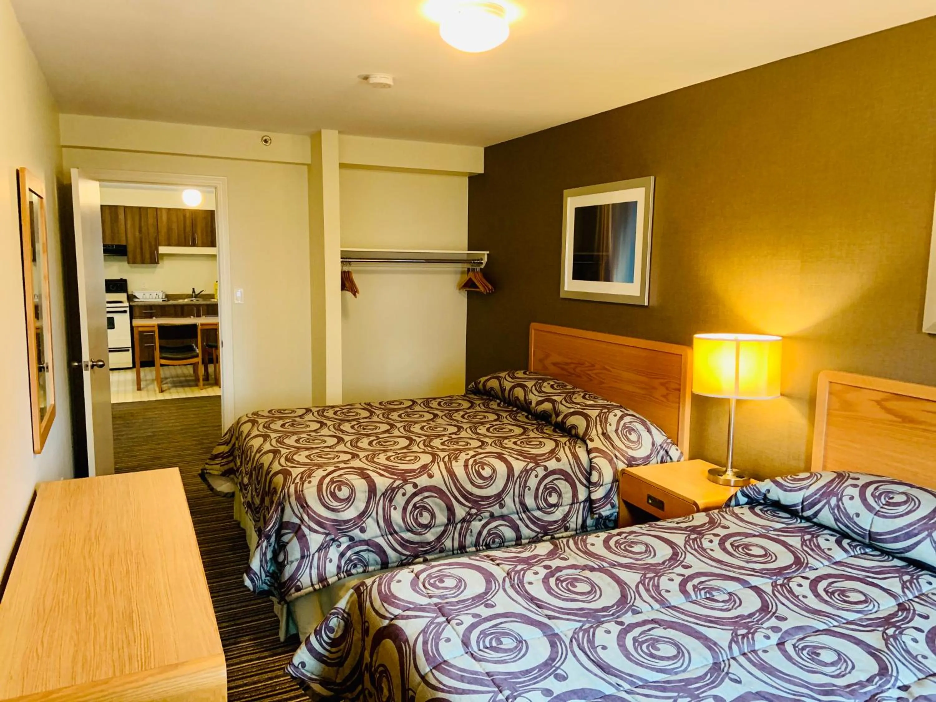 Bedroom, Bed in Green Acres Motel