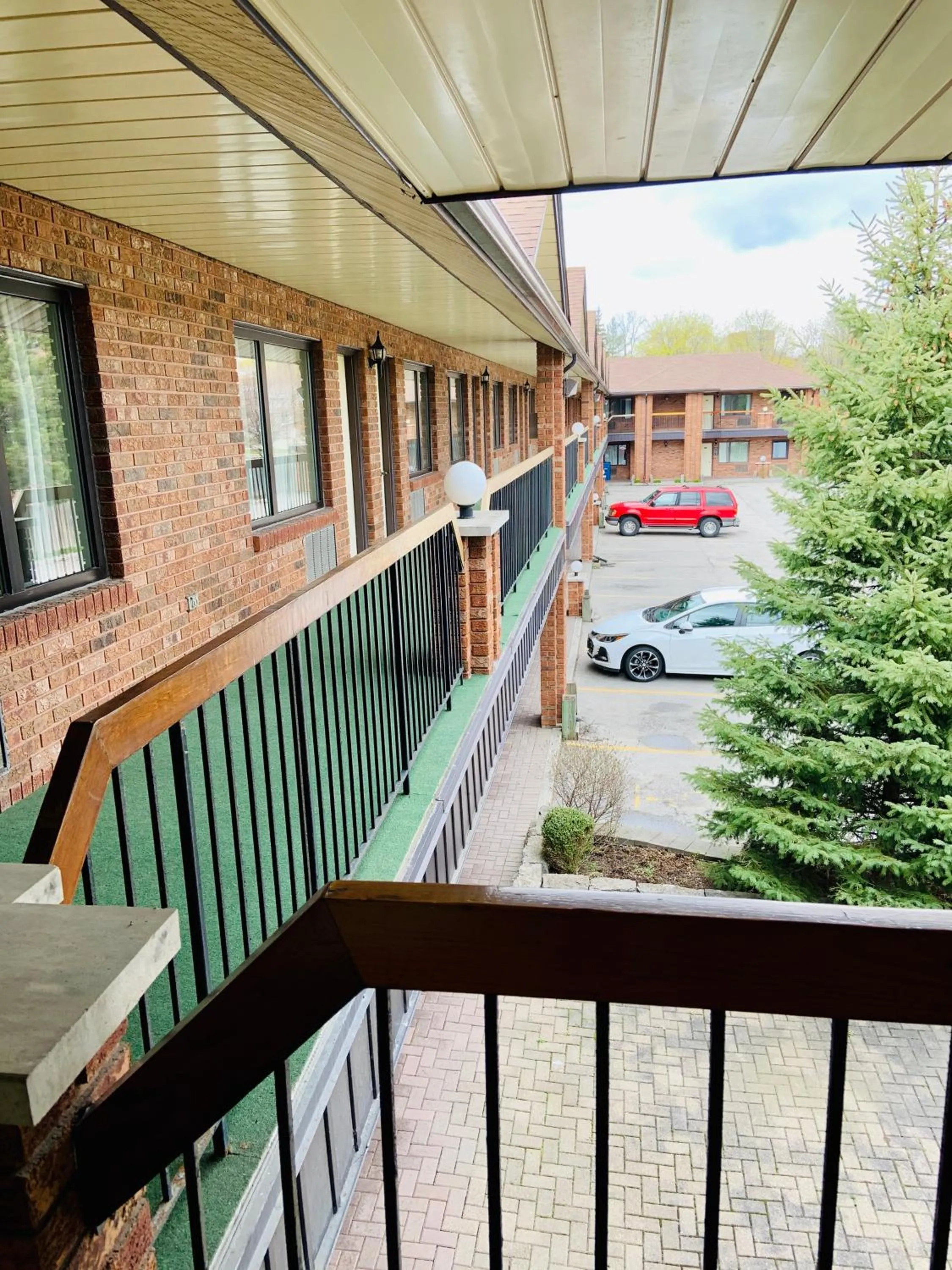 Property building in Green Acres Motel