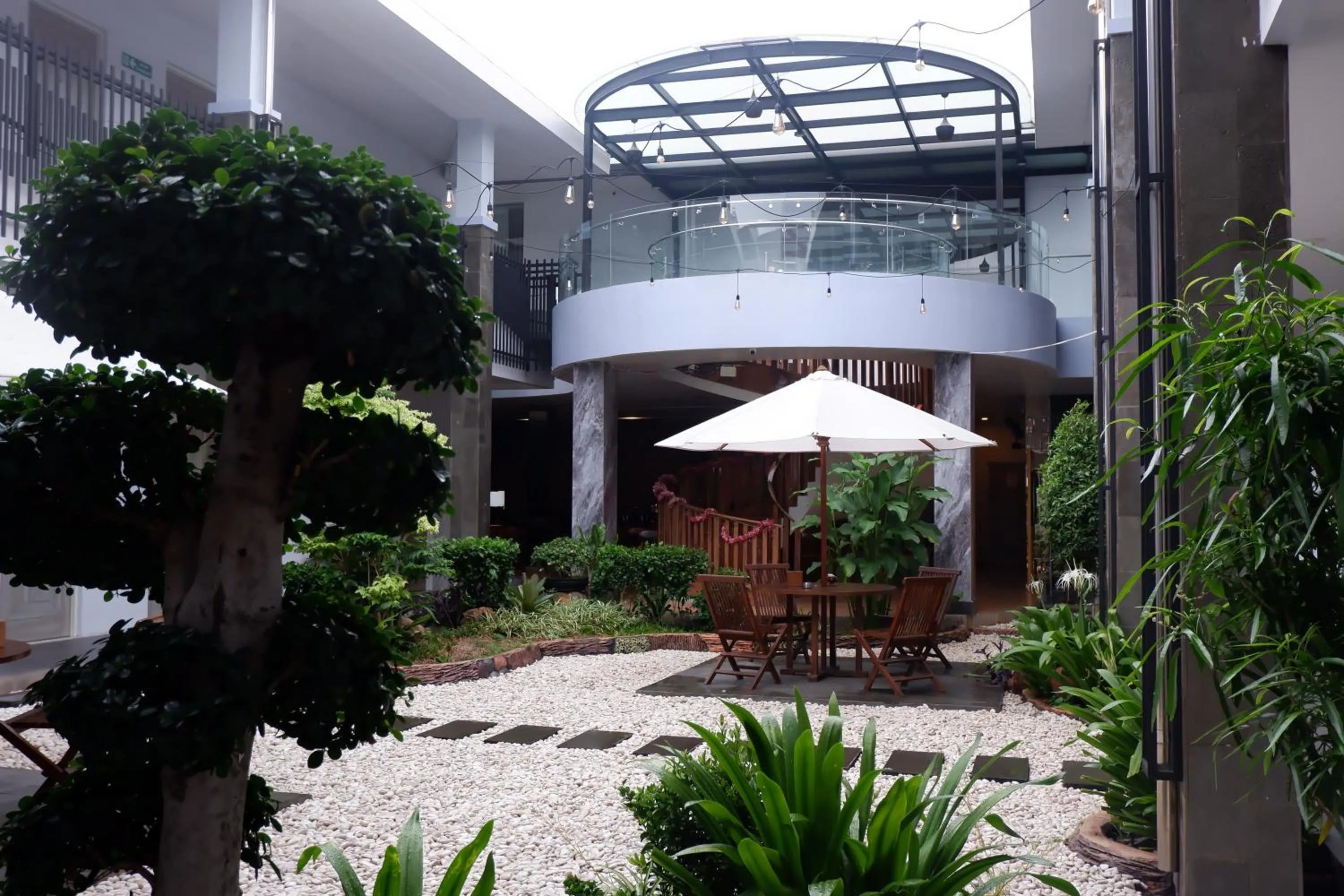 Garden in Grand Samota Hotel