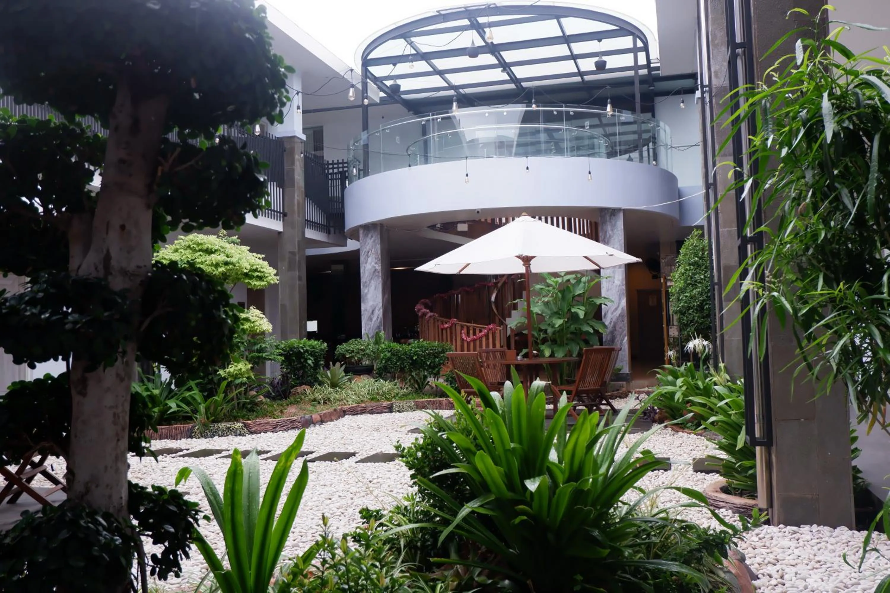 Garden in Grand Samota Hotel