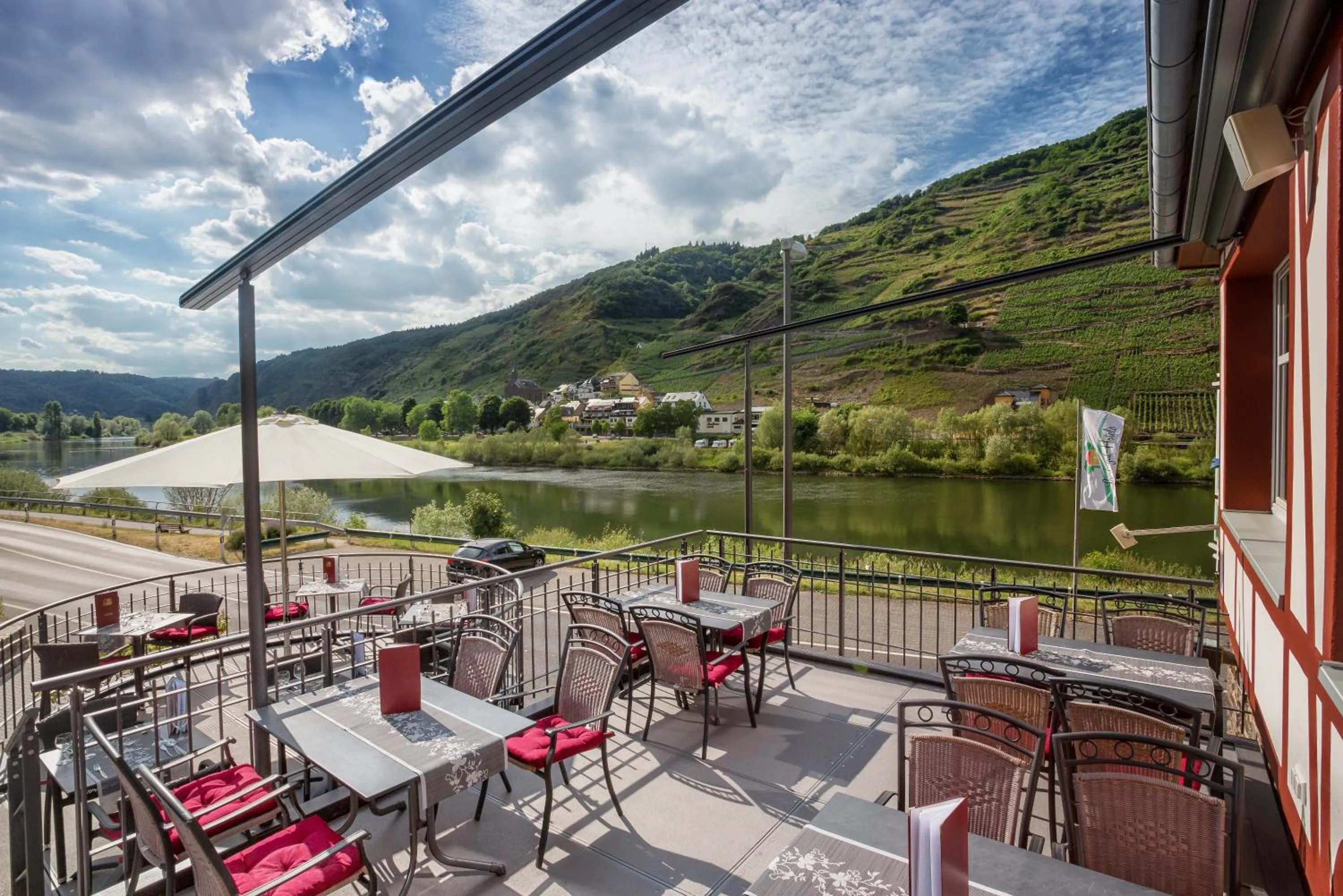 Restaurant/places to eat in Hotel Filla Andre