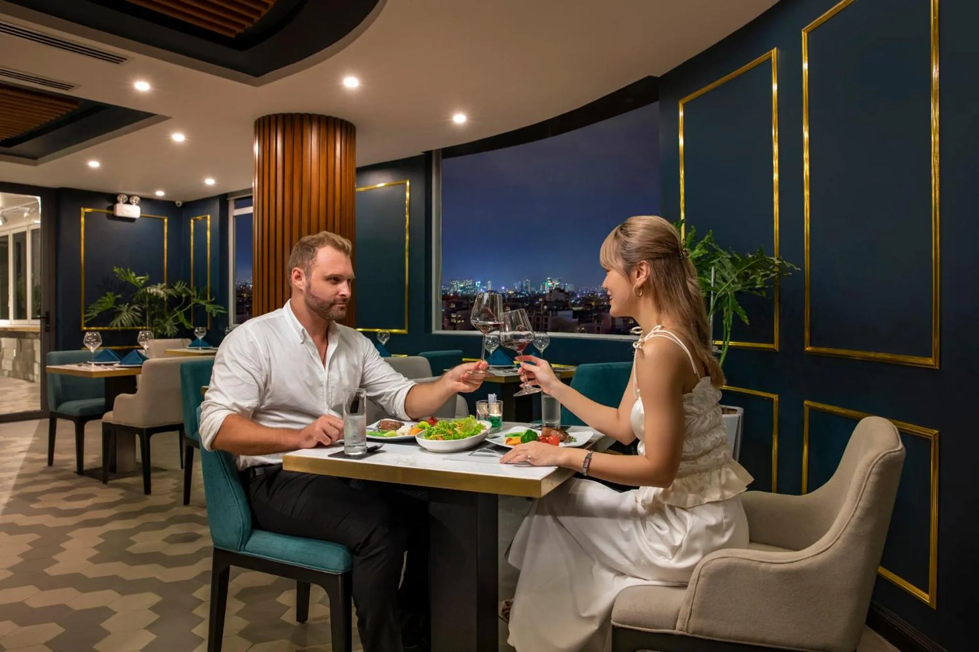 Restaurant/places to eat in Angel Hotels Beach Danang