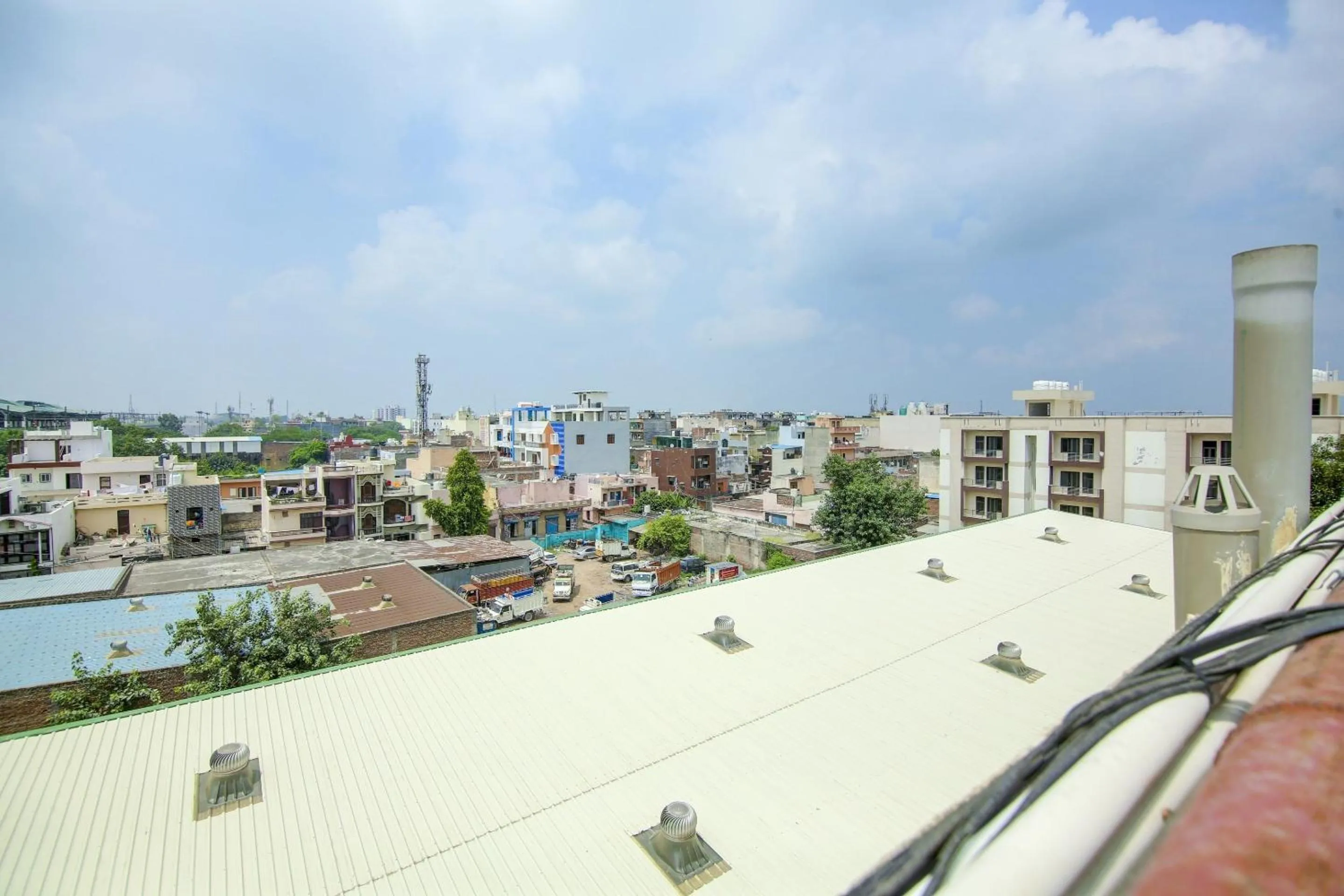 Facade/entrance in Super Townhouse OAK Hotel C Pearls