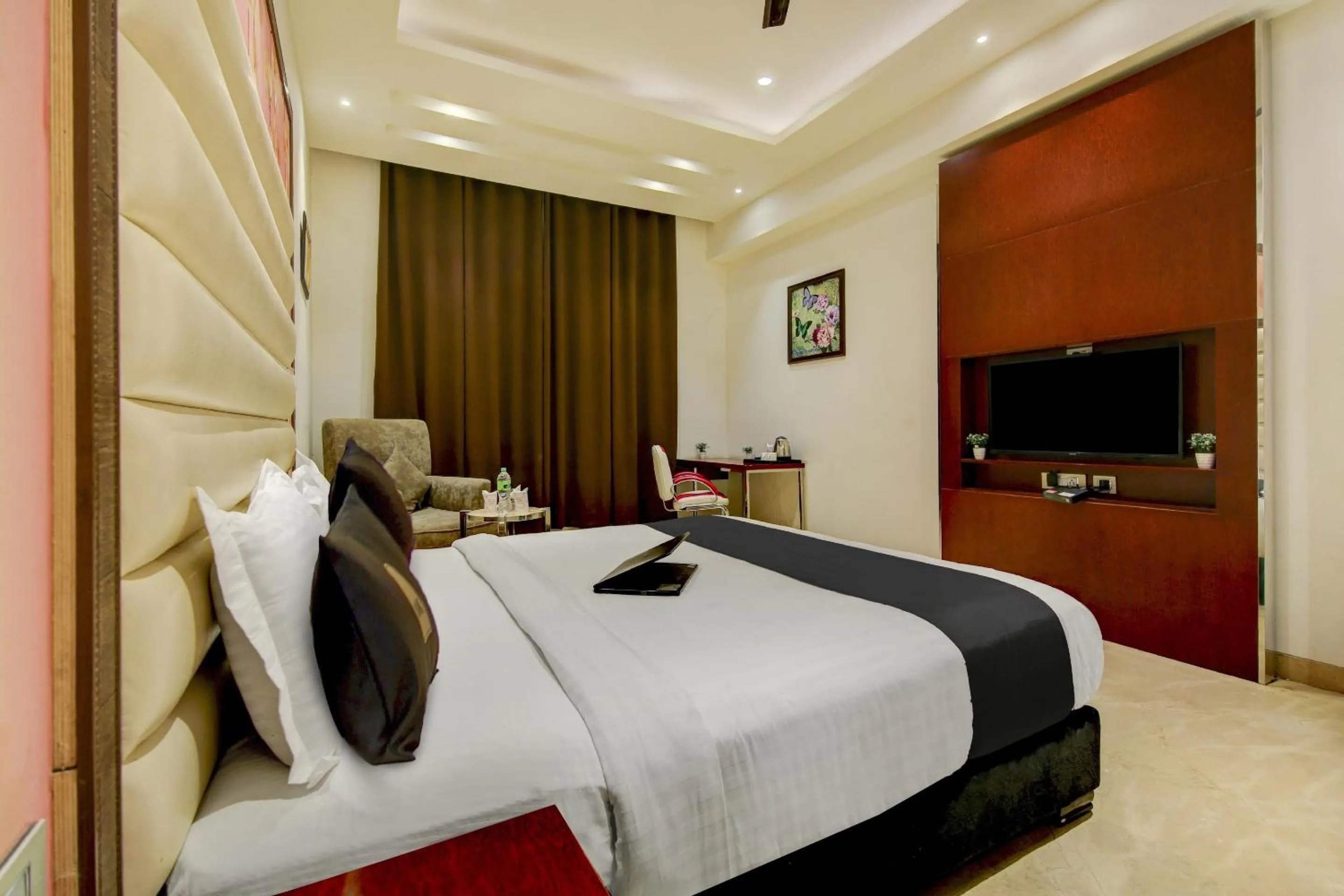 Lobby or reception, Bed in Super Townhouse OAK Hotel C Pearls