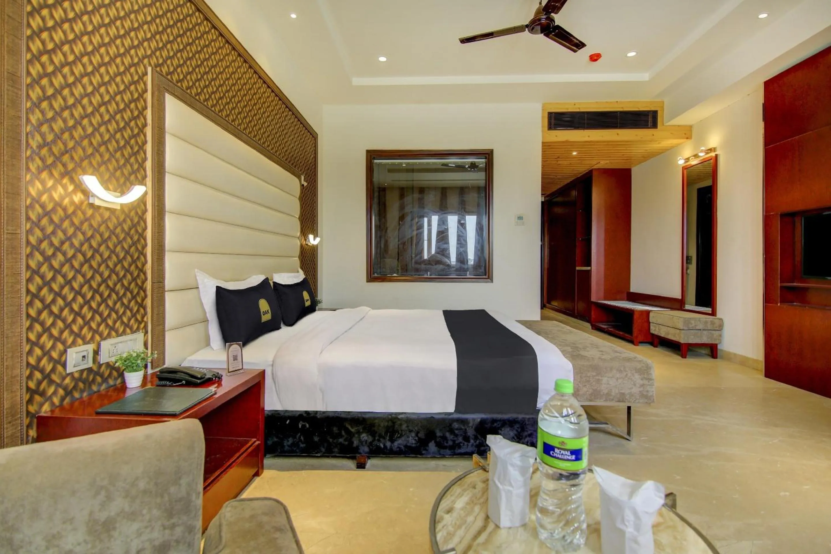 Bedroom, Bed in Super Townhouse OAK Hotel C Pearls