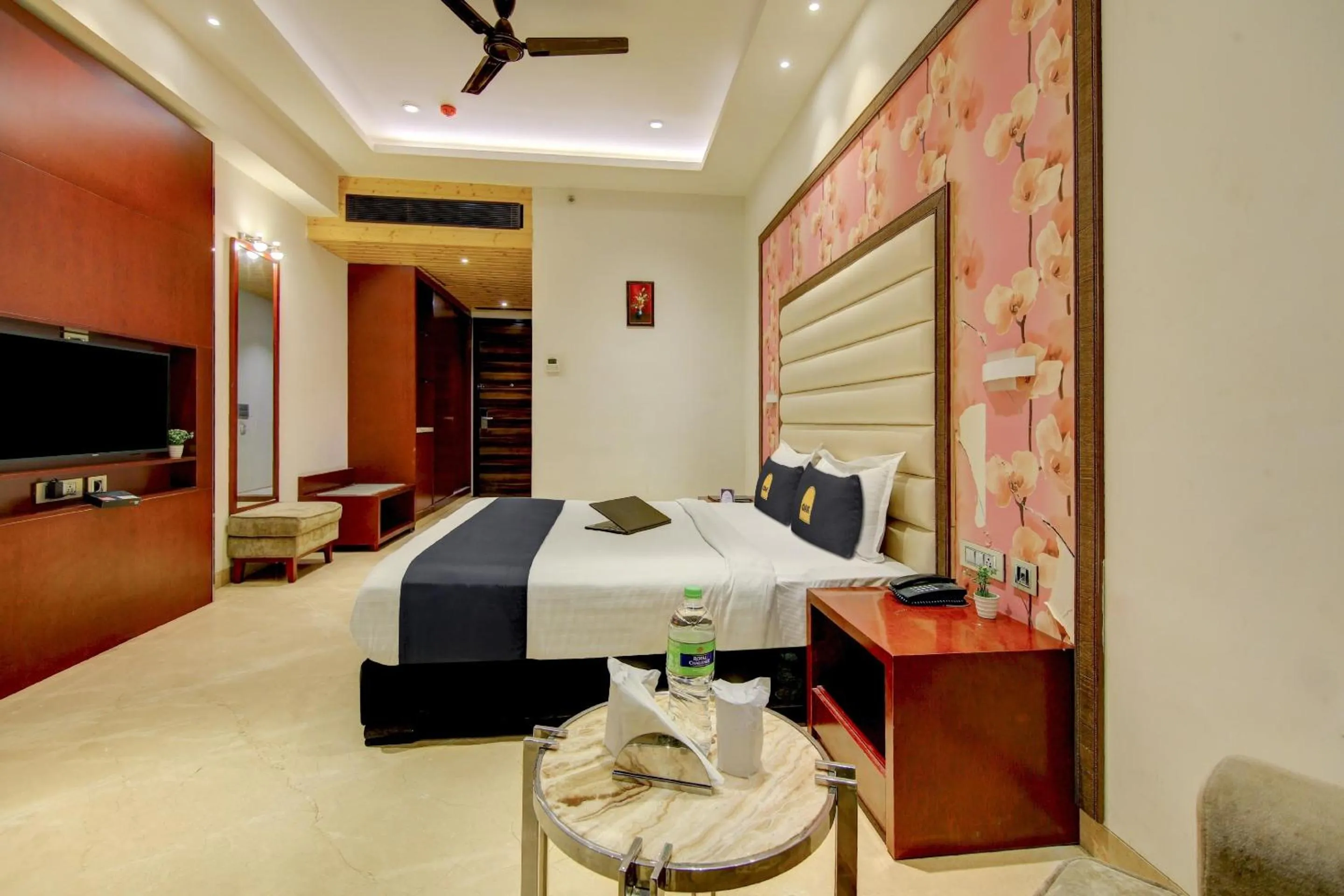 Bedroom, Bed in Super Townhouse OAK Hotel C Pearls