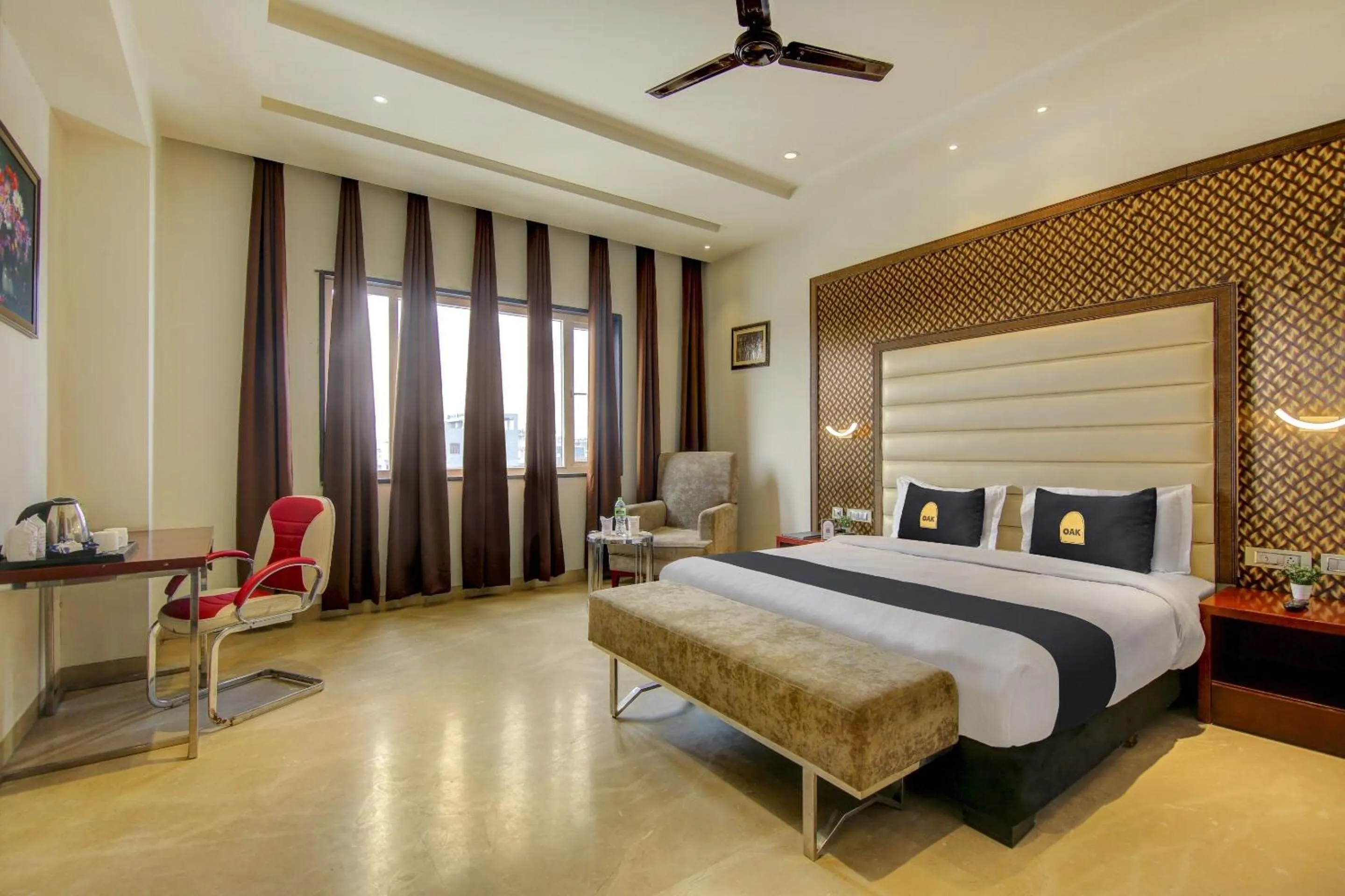 Bedroom, Bed in Super Townhouse OAK Hotel C Pearls