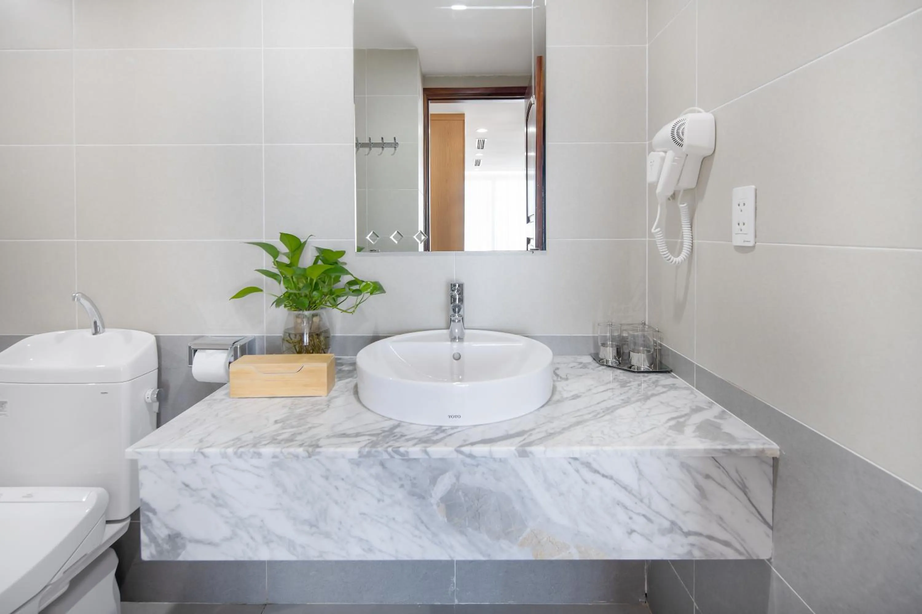 Bathroom in Record Hotel