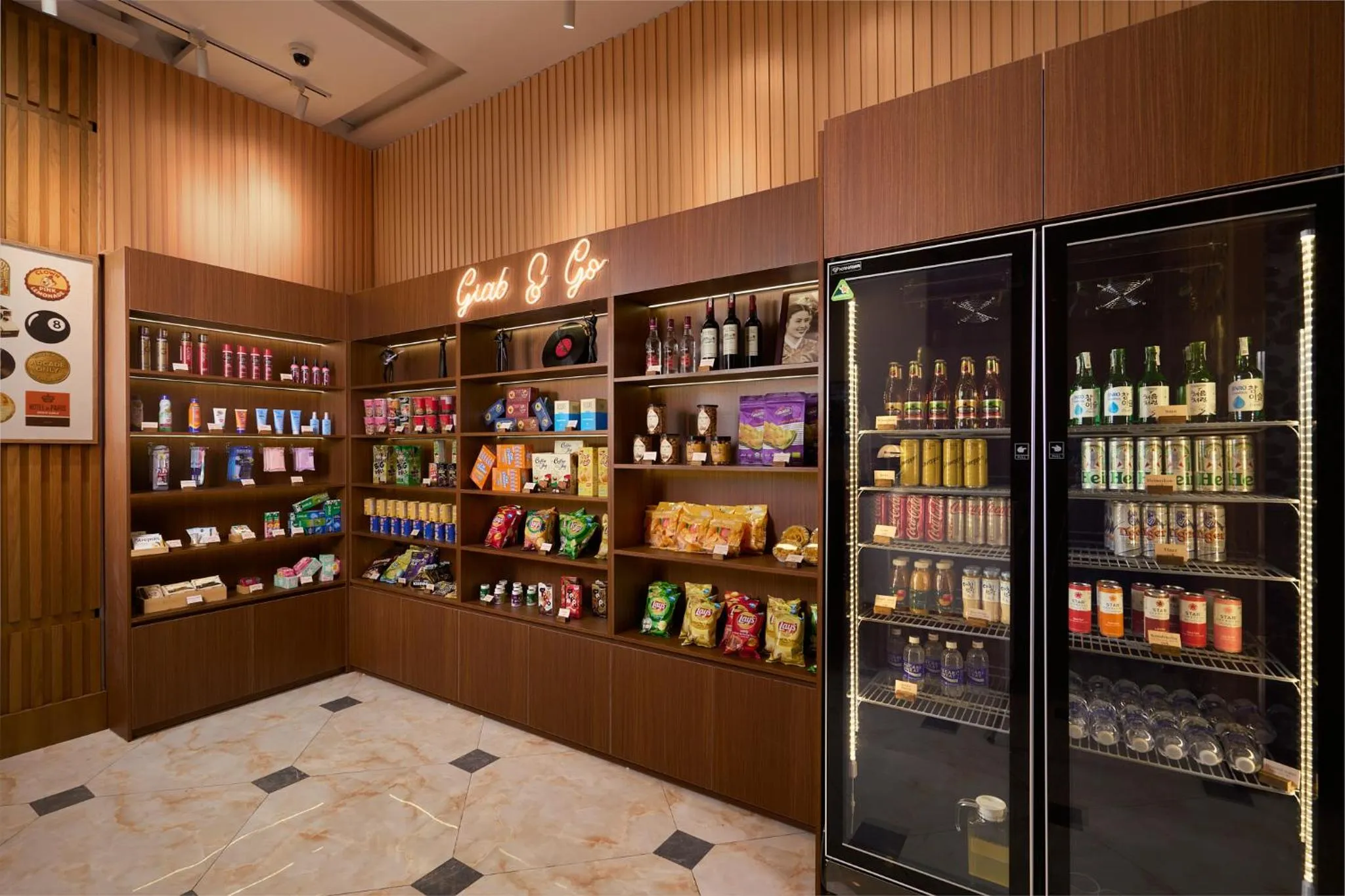 Supermarket/grocery shop in Record Hotel