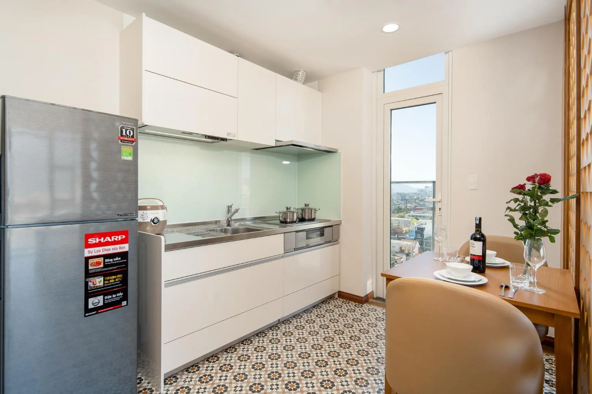 Dining area in Record Hotel