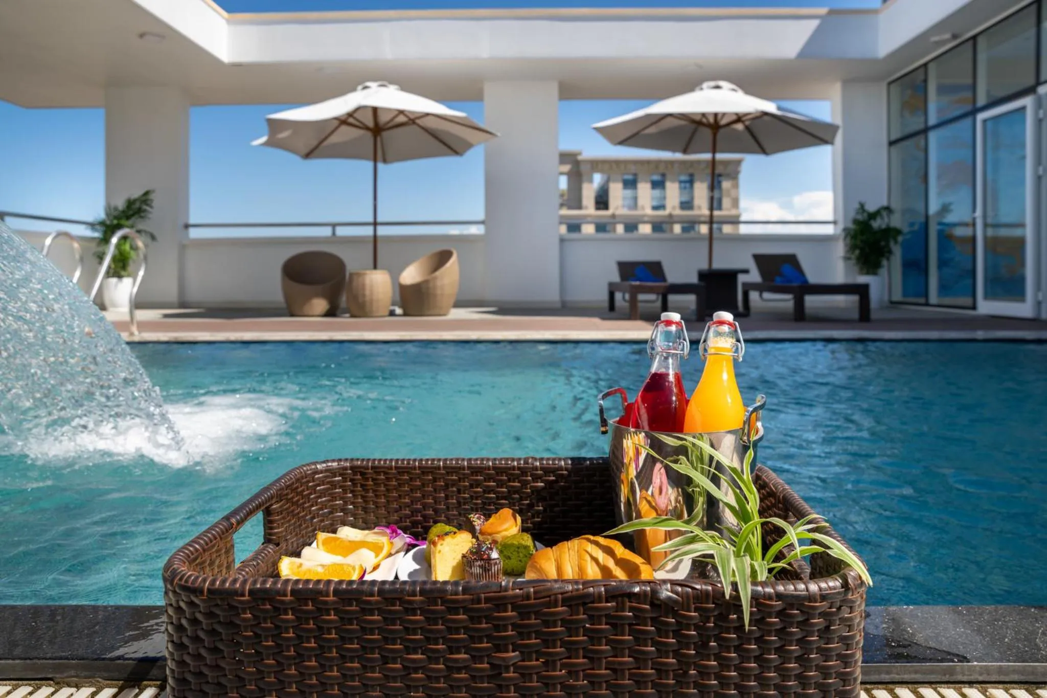 Swimming pool in Record Hotel