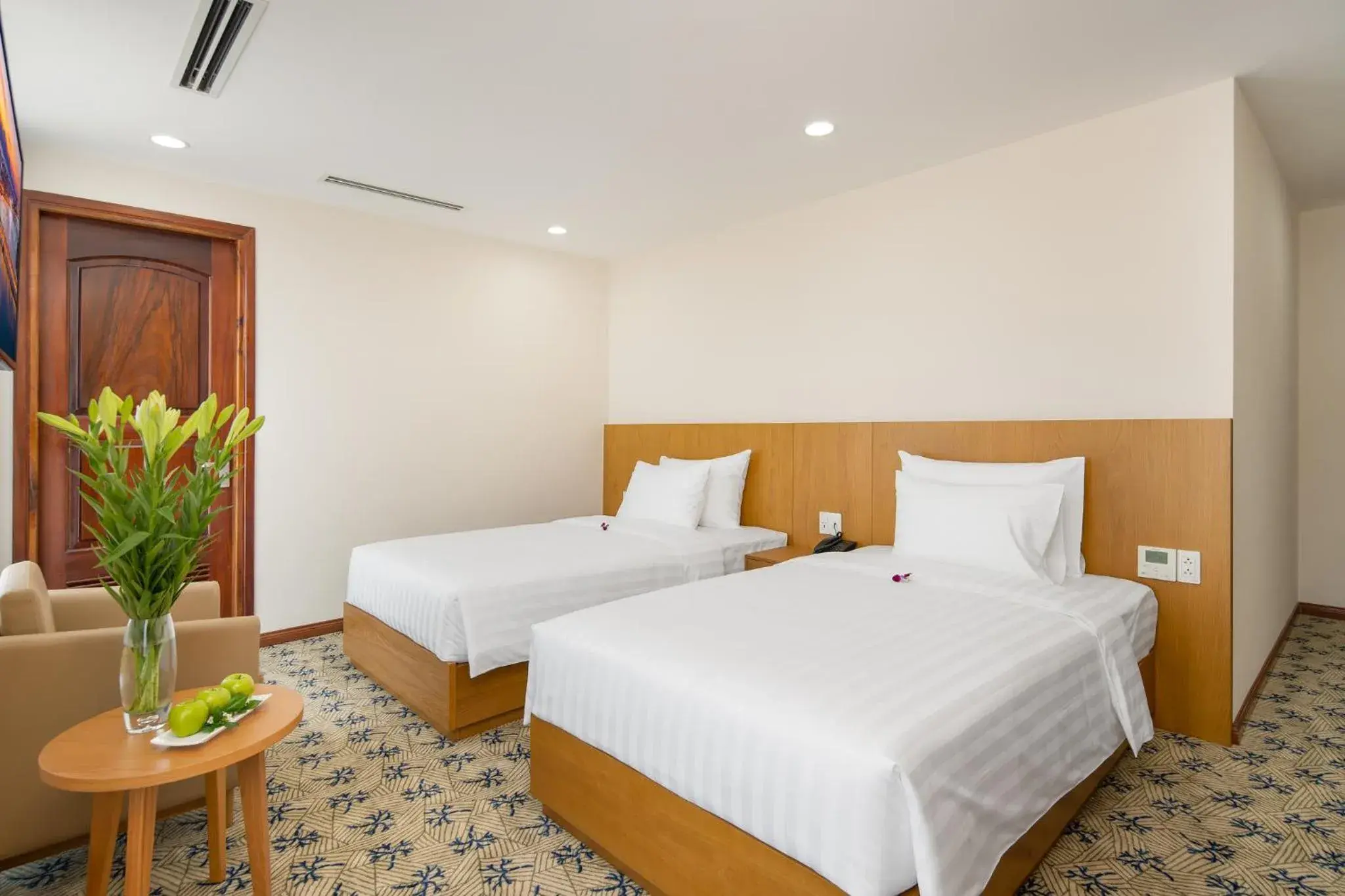 Superior Twin Room with Balcony and City View in Lamanga Hotel & Suites Superior Twin Room with Balcony and City View in Lamanga Hotel & Suites