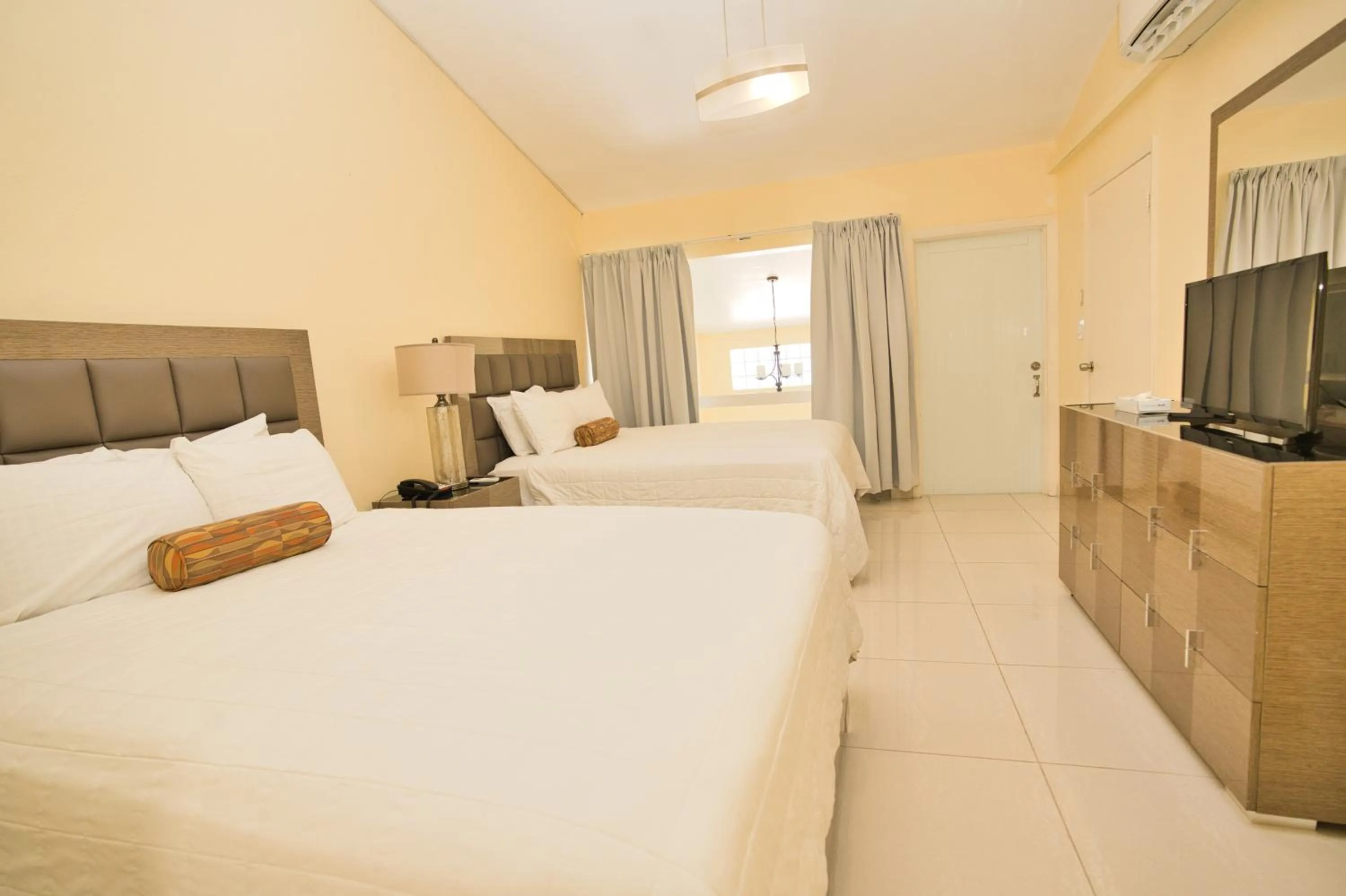 Bedroom, Bed in Horizon View Beach Hotel