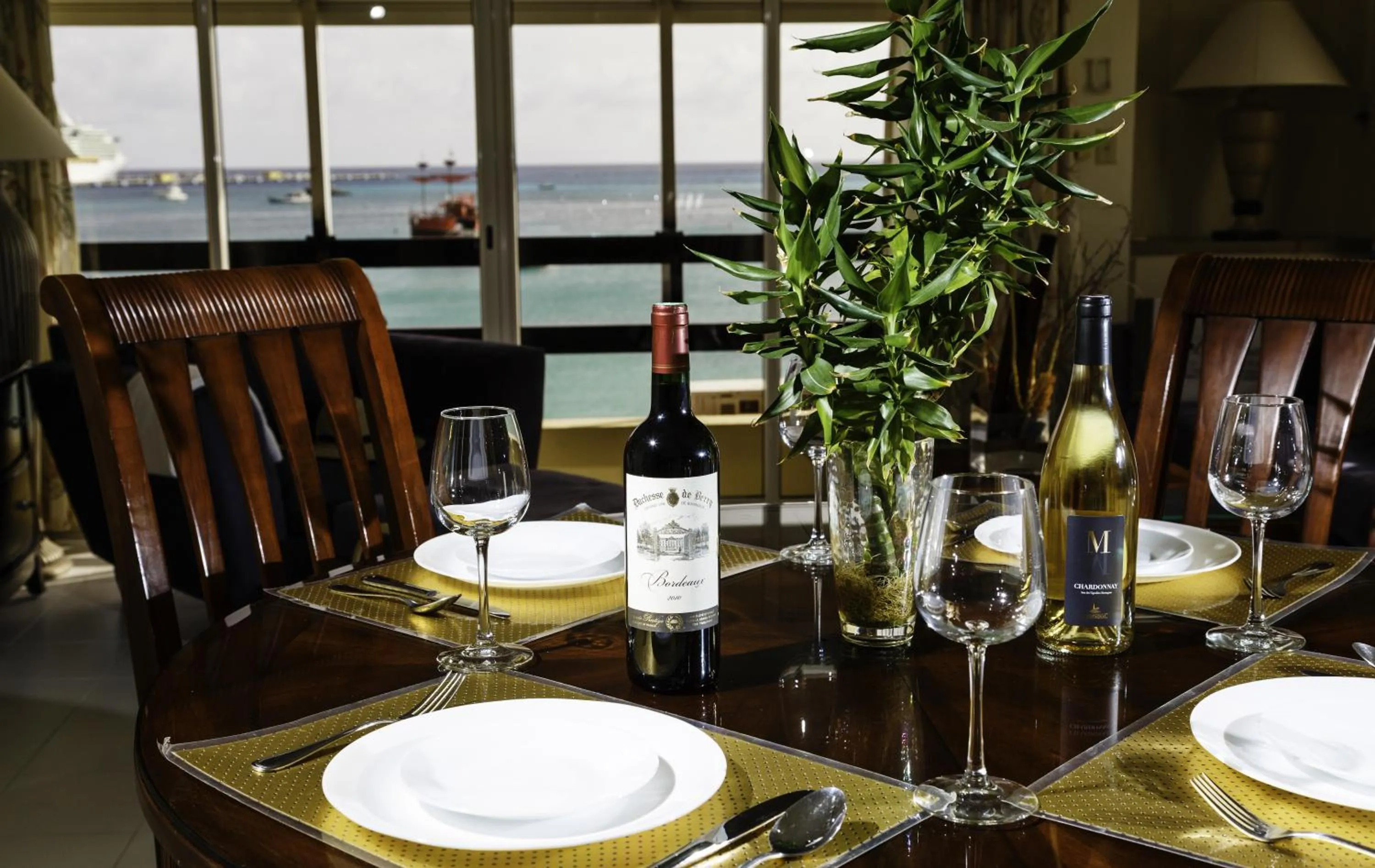 Decorative detail in Horizon View Beach Hotel