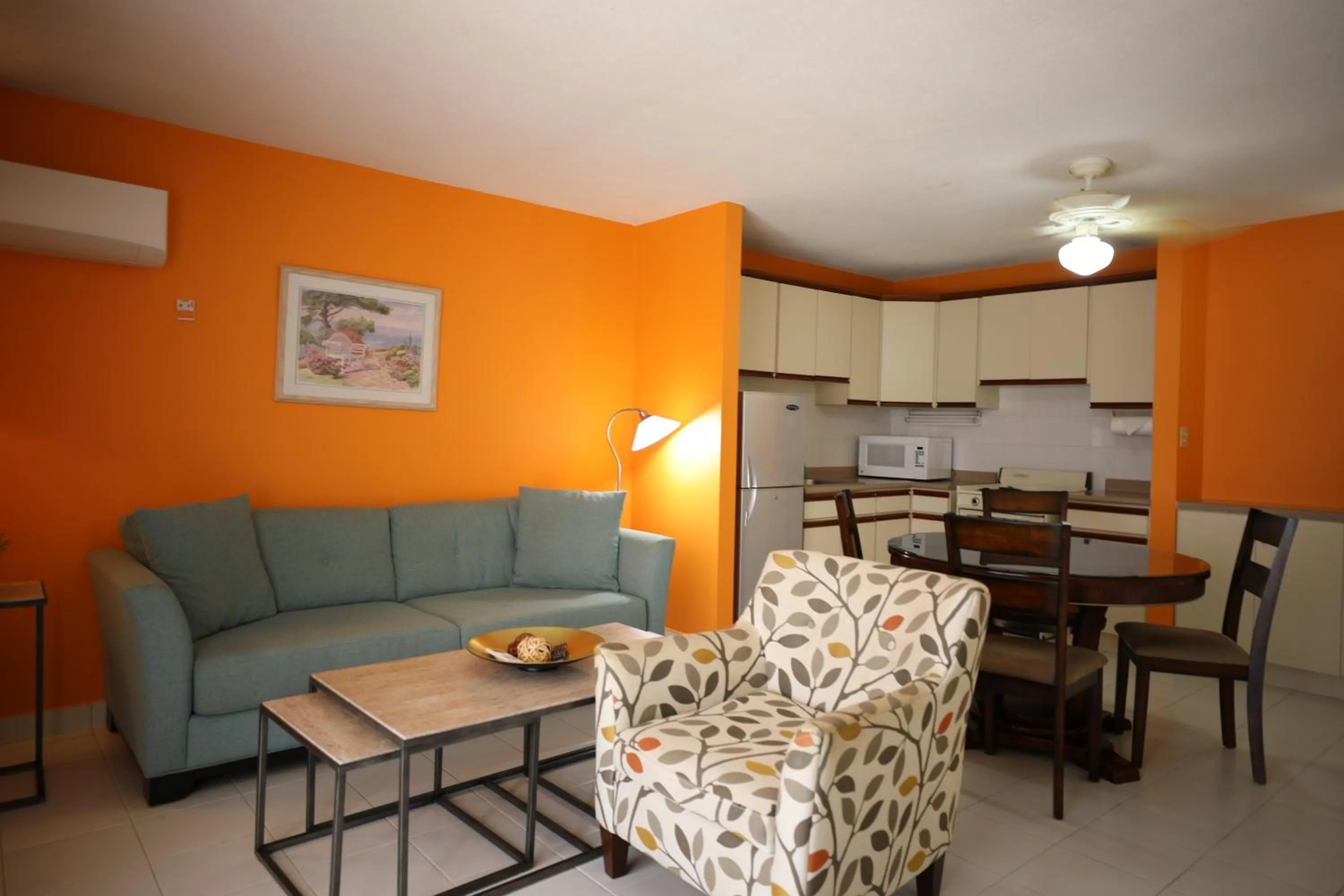 Living room in Horizon View Beach Hotel