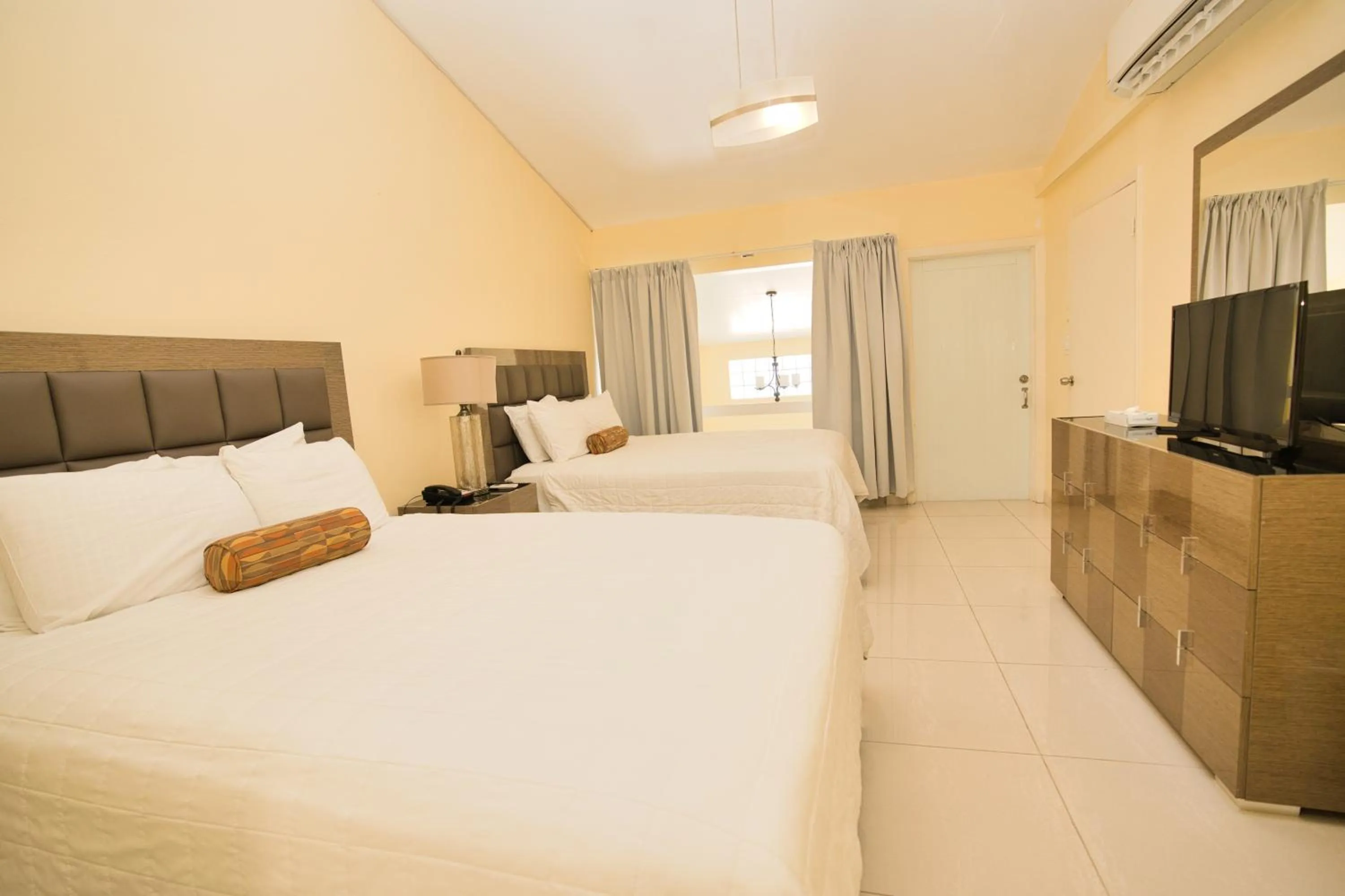 Bedroom, Bed in Horizon View Beach Hotel