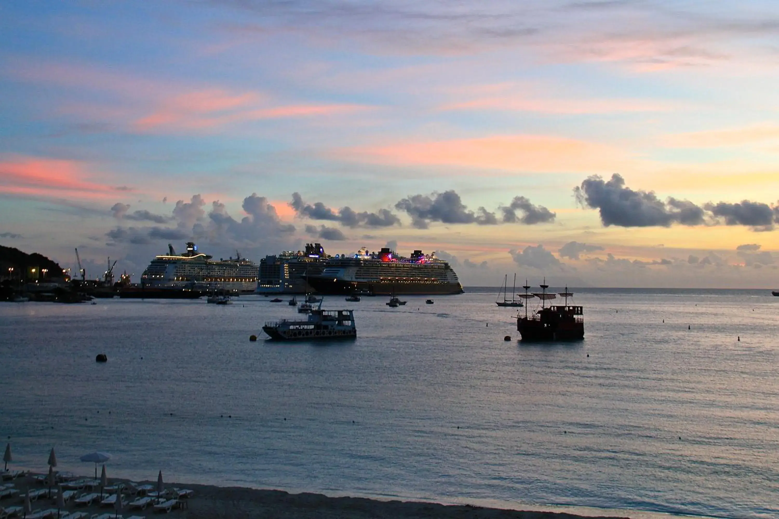 Beachfront Suite in Horizon View Beach Hotel Beachfront Suite in Horizon View Beach Hotel