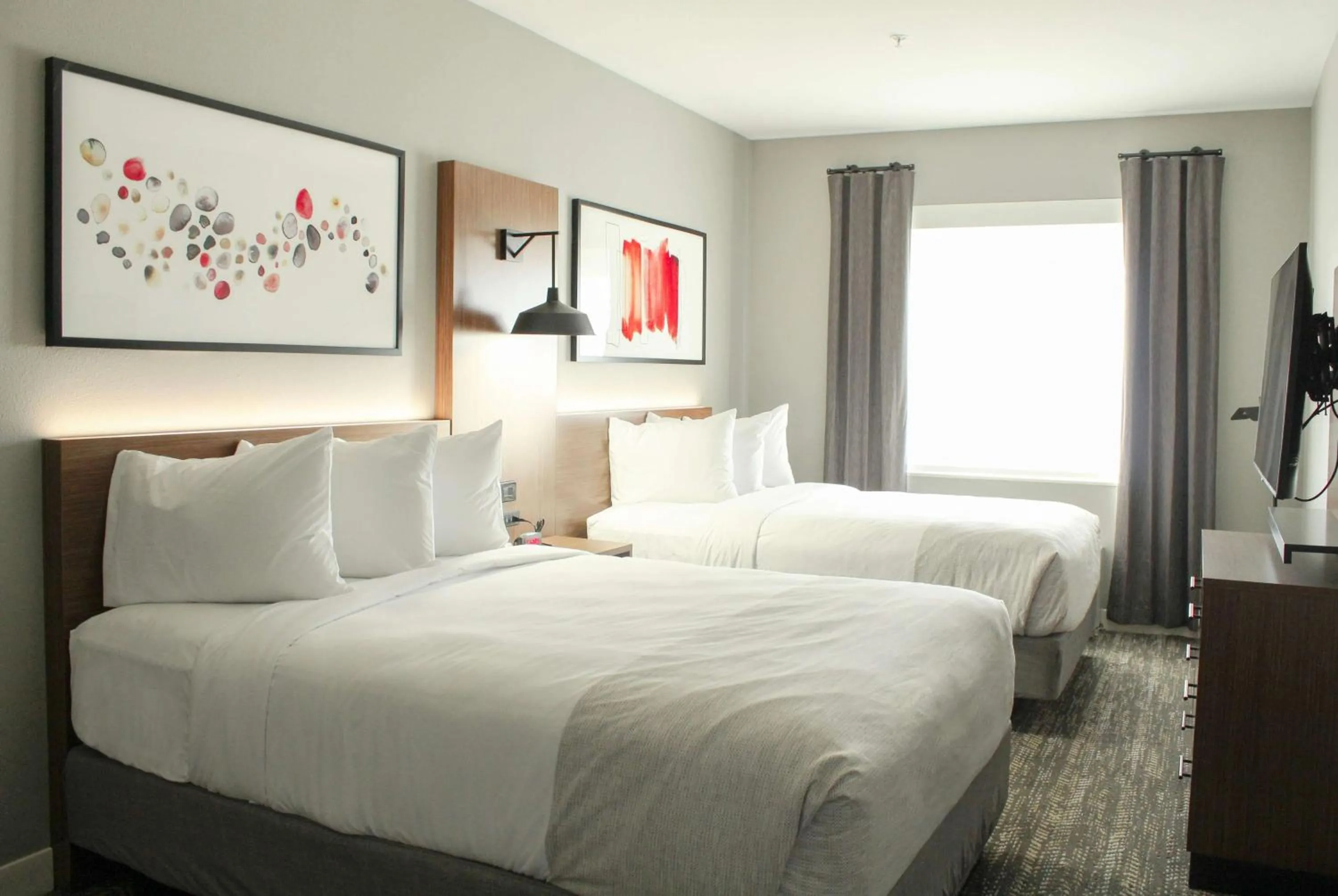 Photo of the whole room, Bed in Hawthorn Extended Stay by Wyndham Oklahoma City Airport