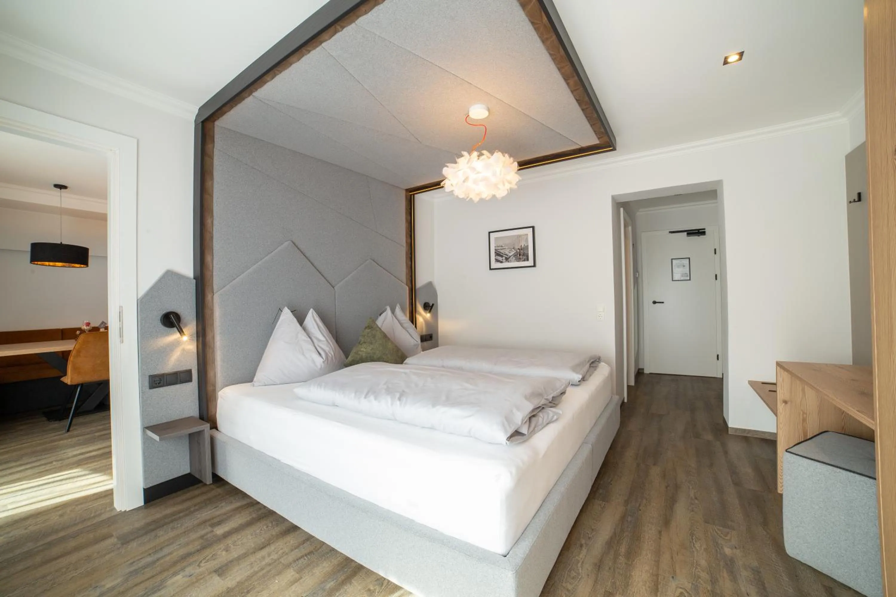 Bedroom, Bed in Hotel Alpenblick