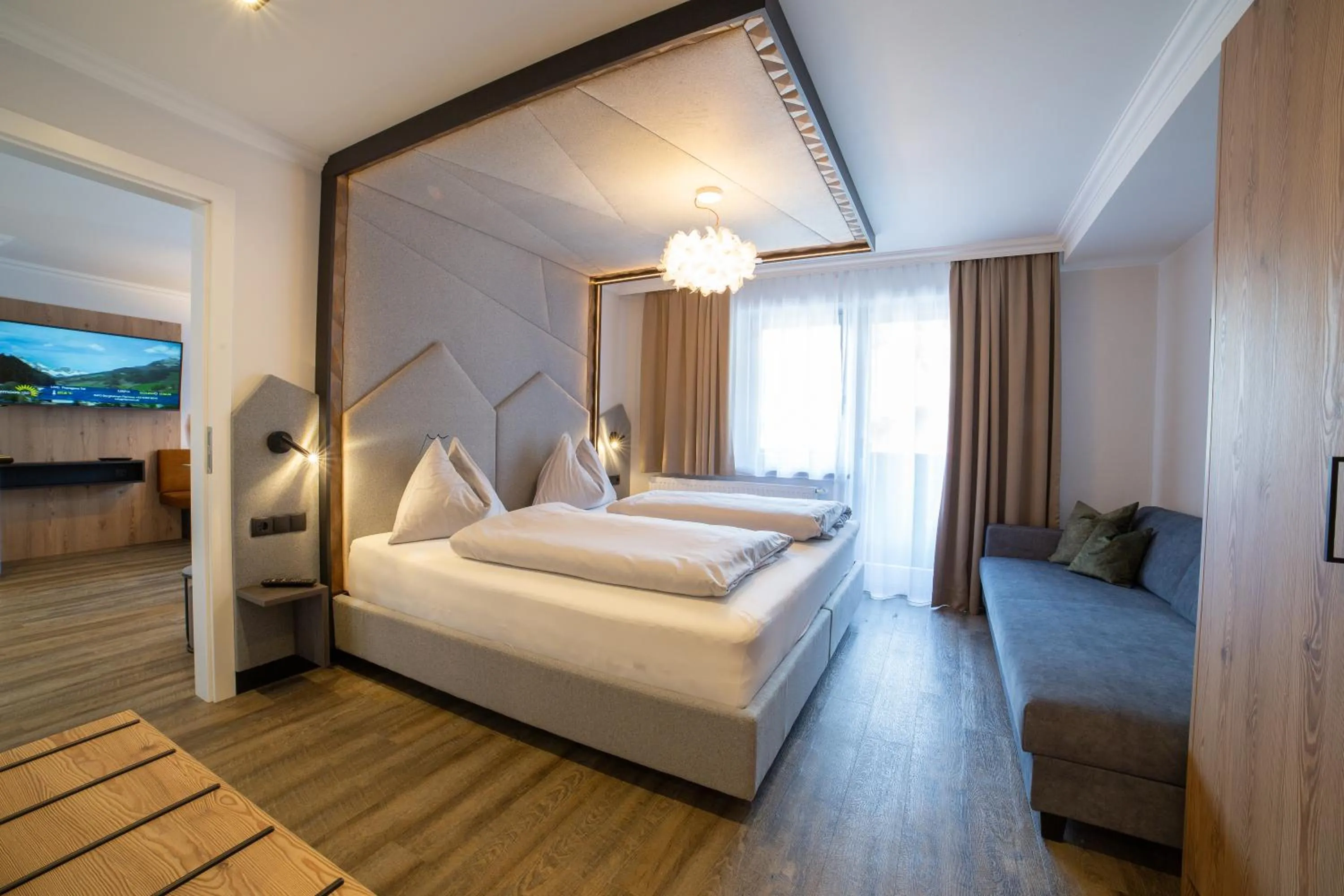 Bedroom, Bed in Hotel Alpenblick