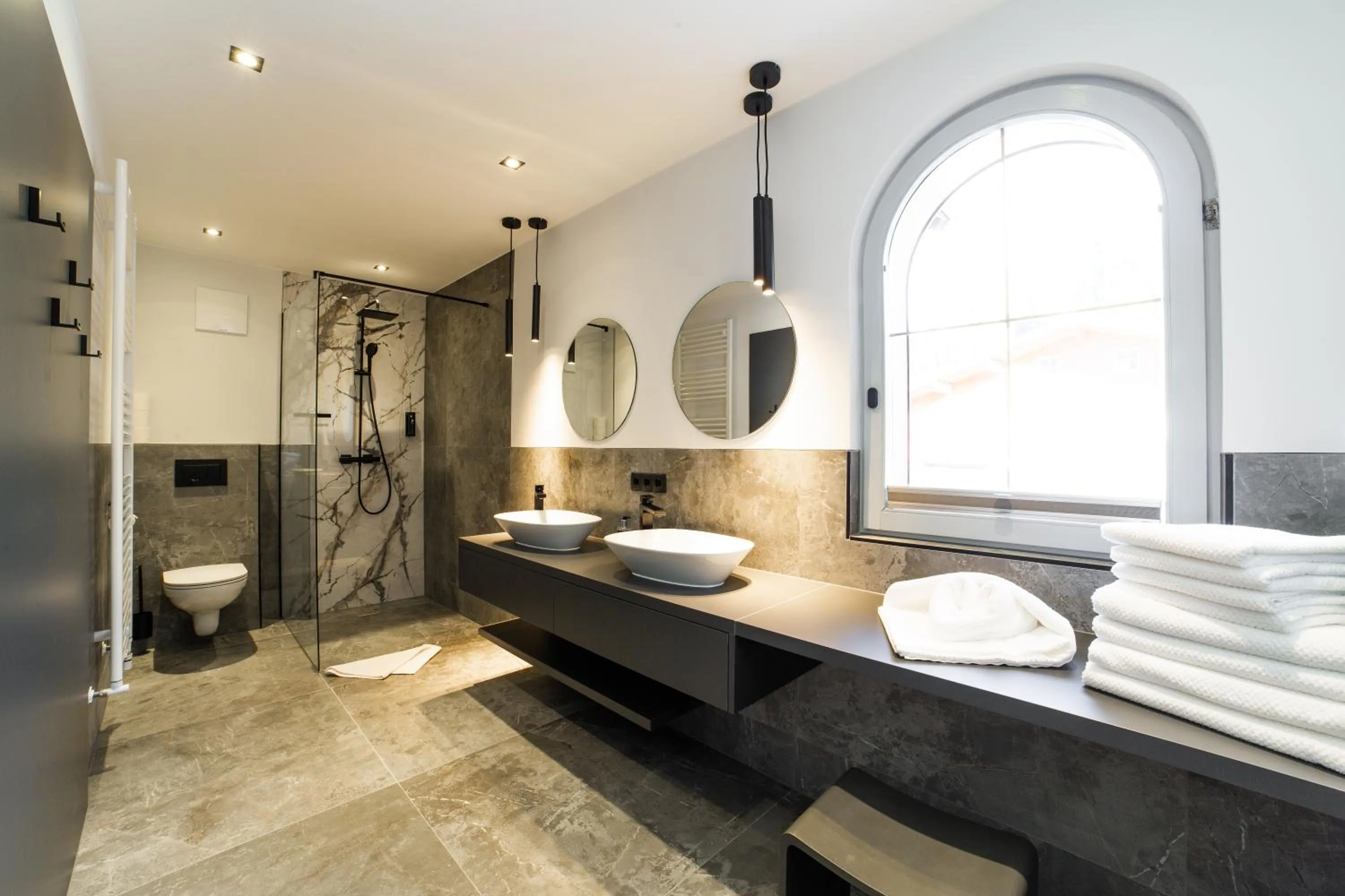 Shower in Hotel Alpenblick