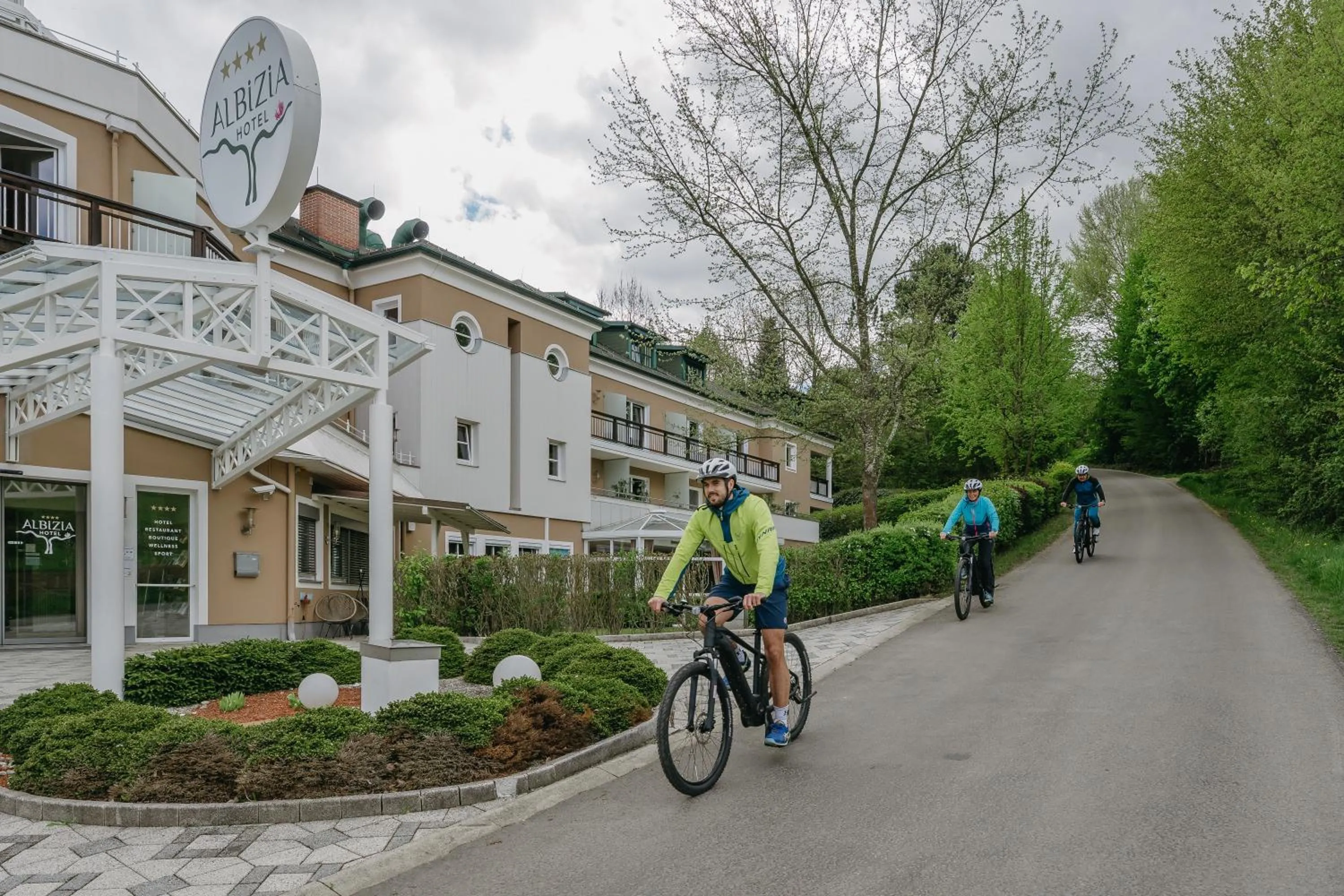 Cycling in Hotel Albizia