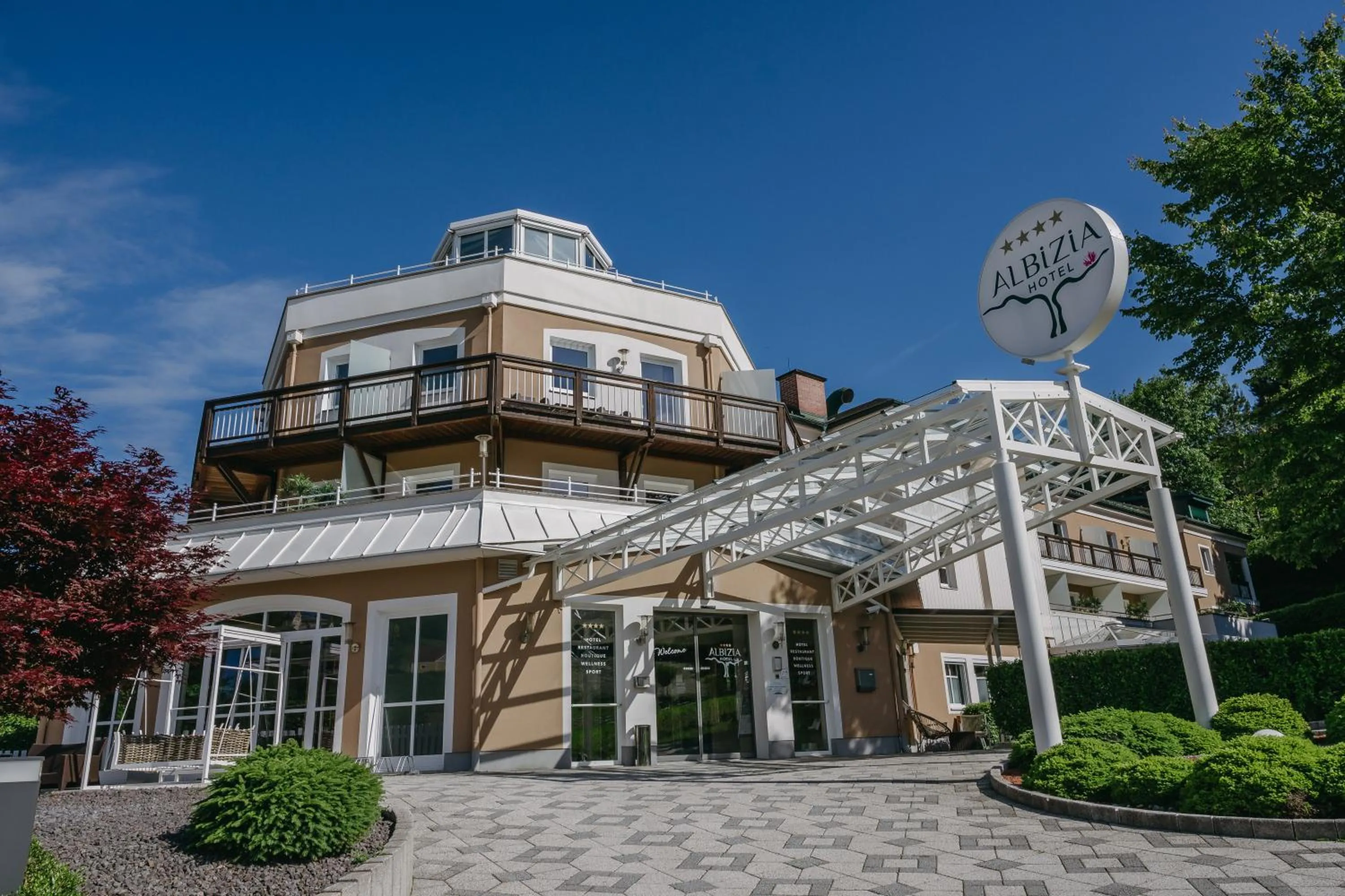 Property building in Hotel Albizia