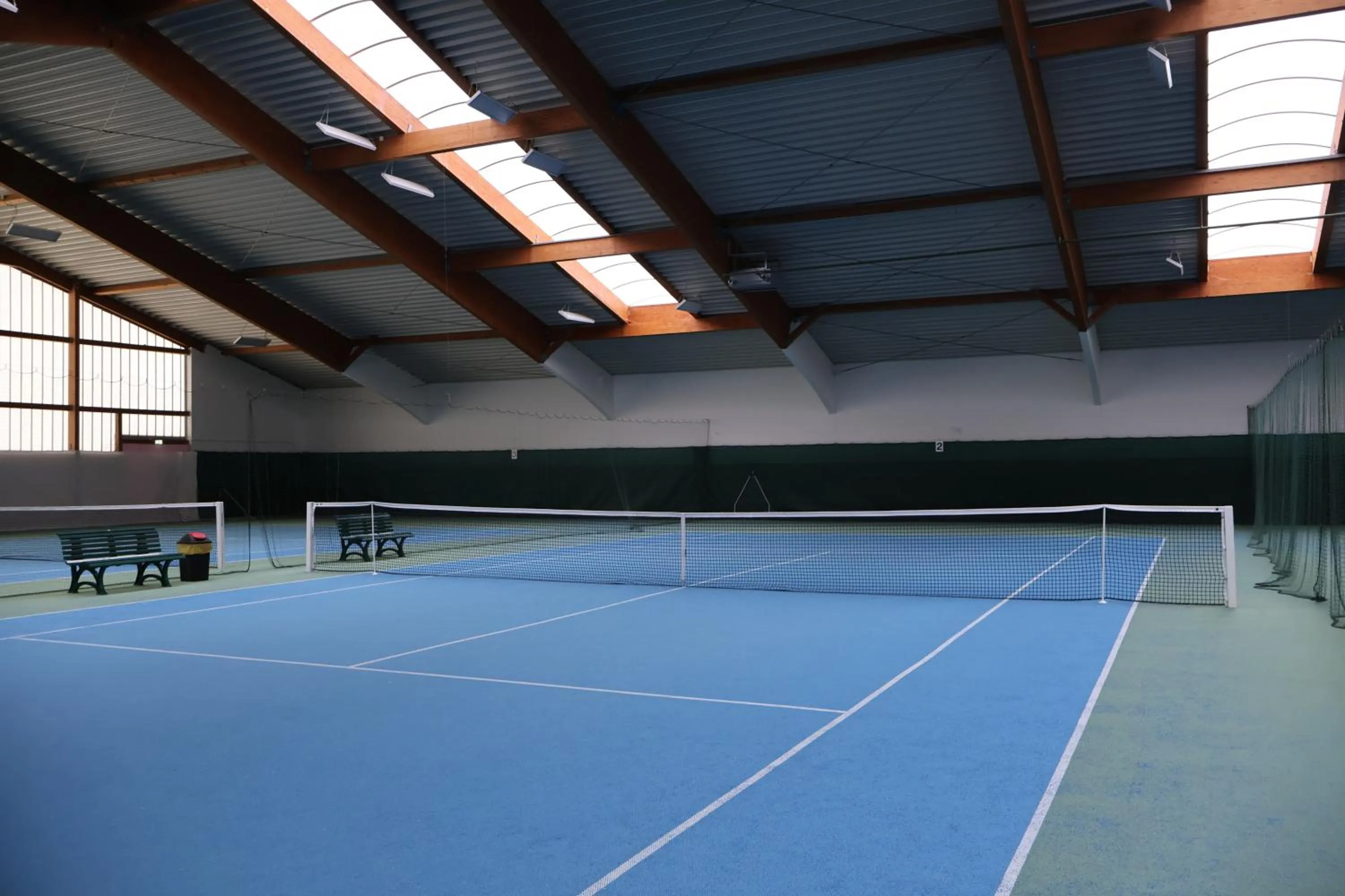 Tennis court in Hotel Albizia