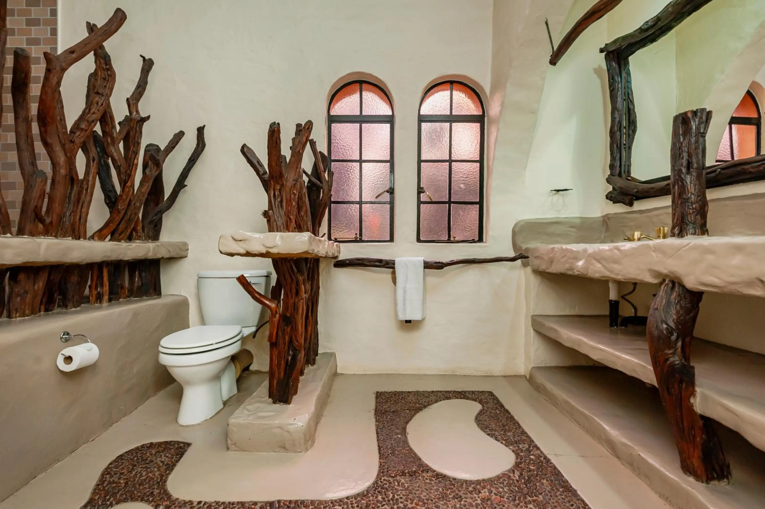 Bathroom in Airport Tower Lodge