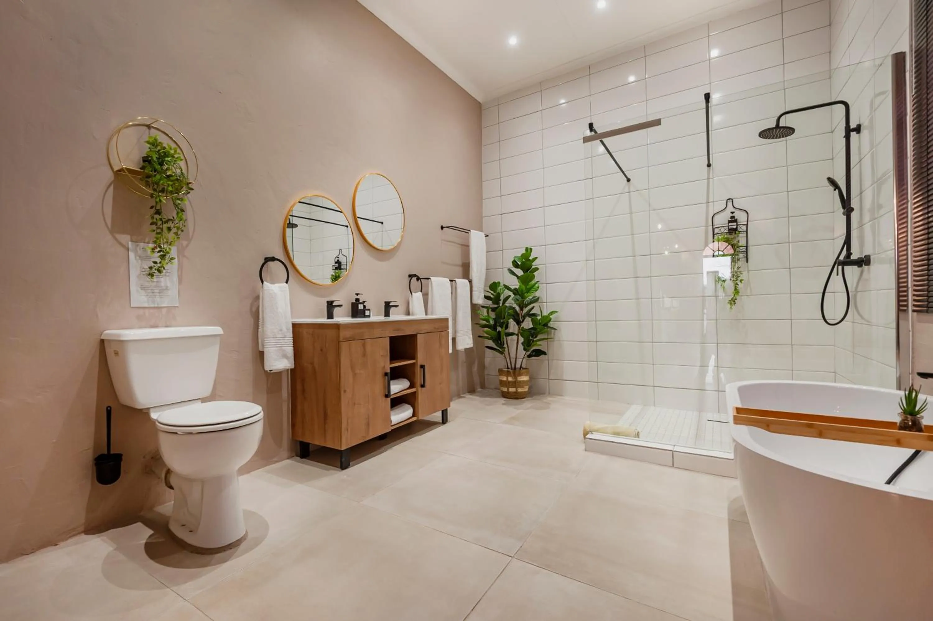 Bathroom in Airport Tower Lodge