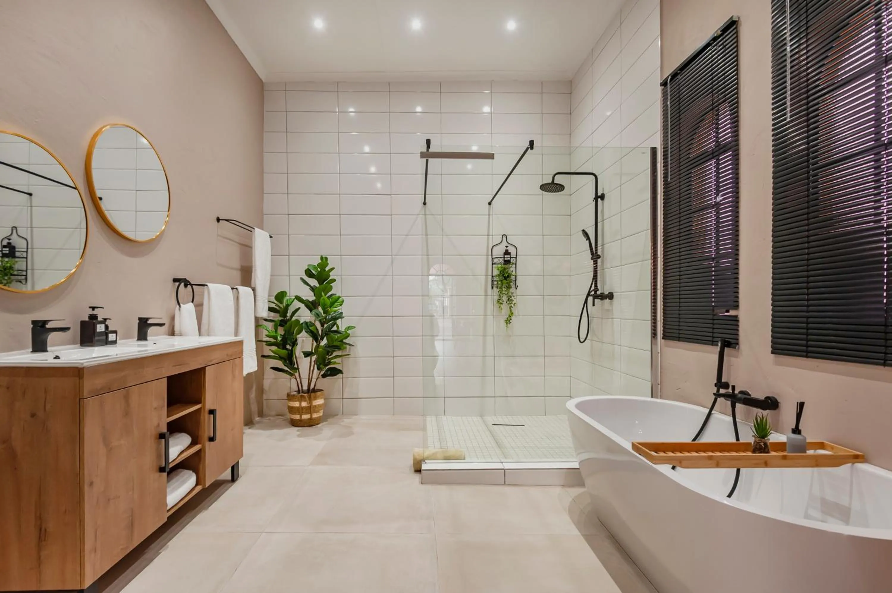 Bathroom in Airport Tower Lodge