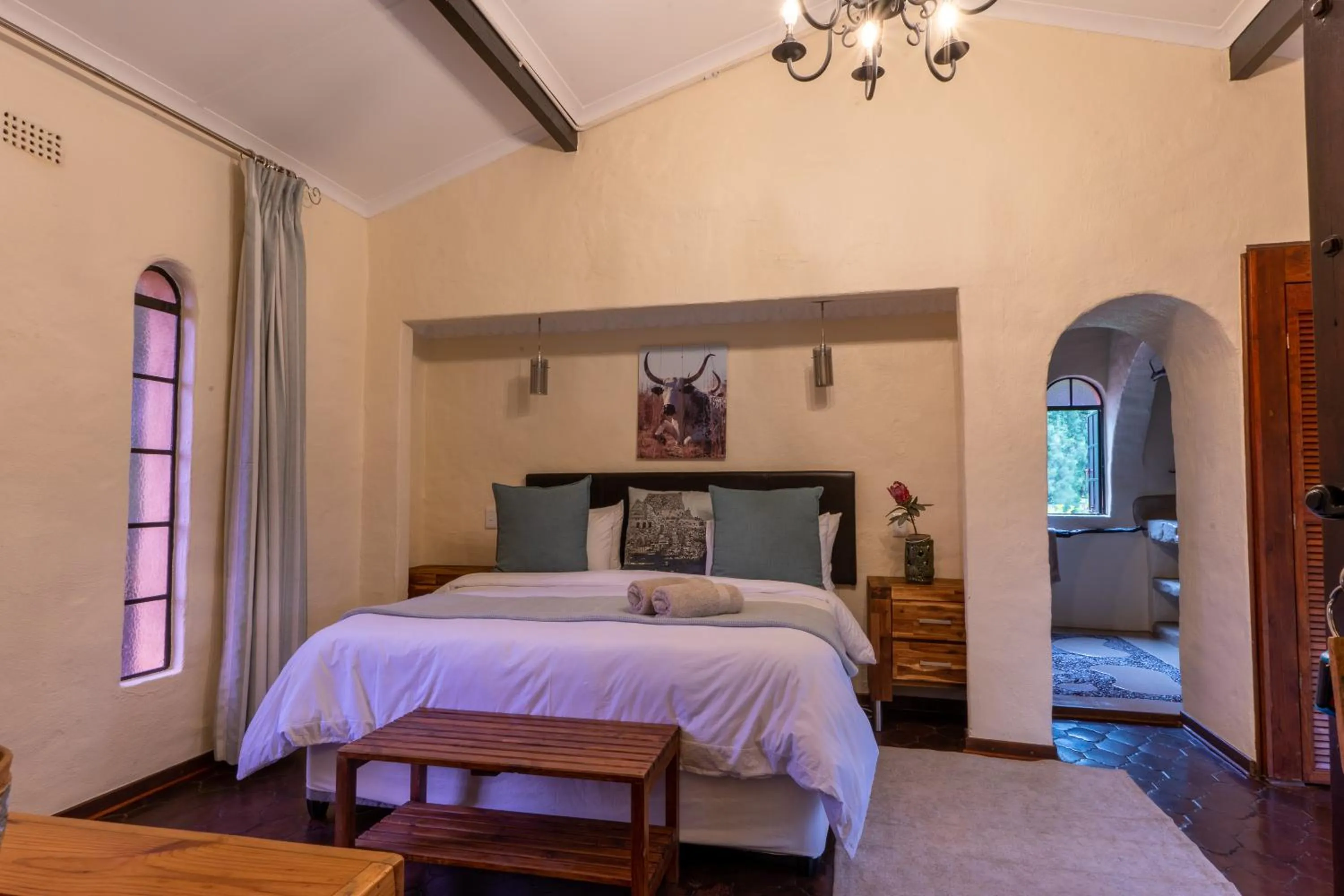 King Room with Pool View in Airport Tower Lodge