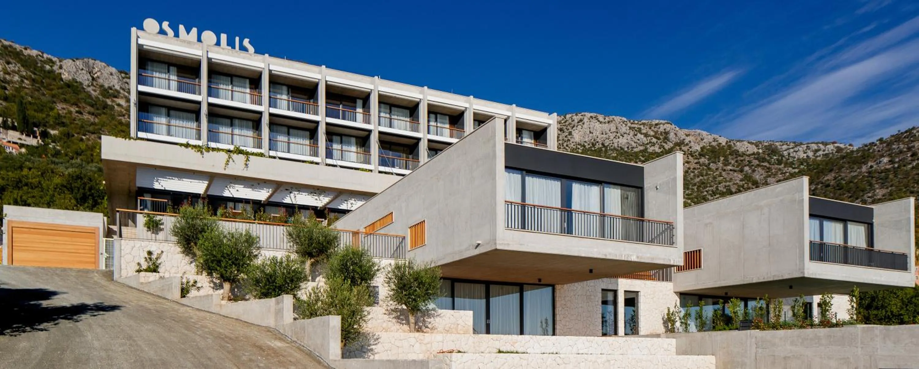 Property building in Hotel Osmolis