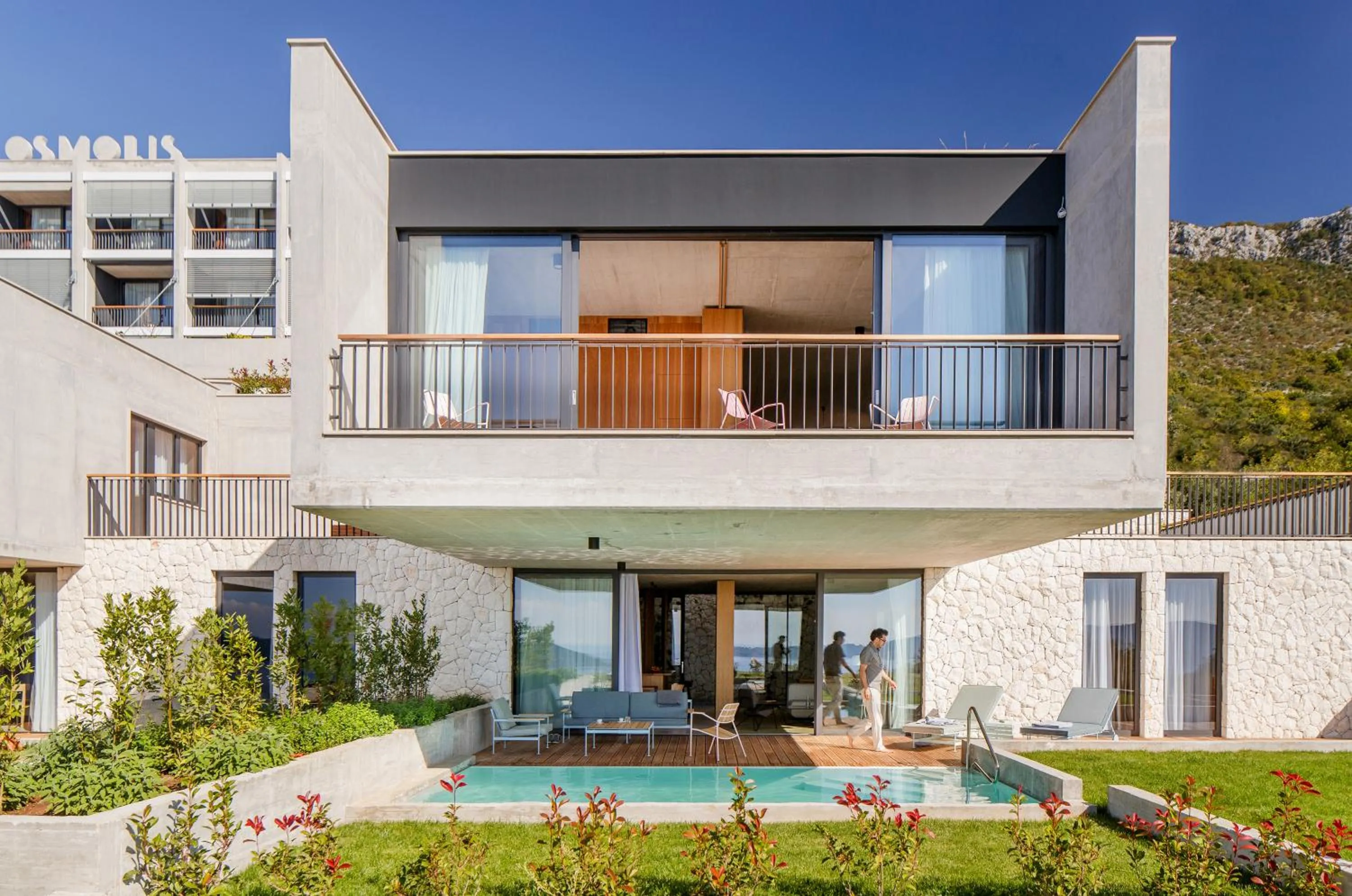 Property building in Hotel Osmolis