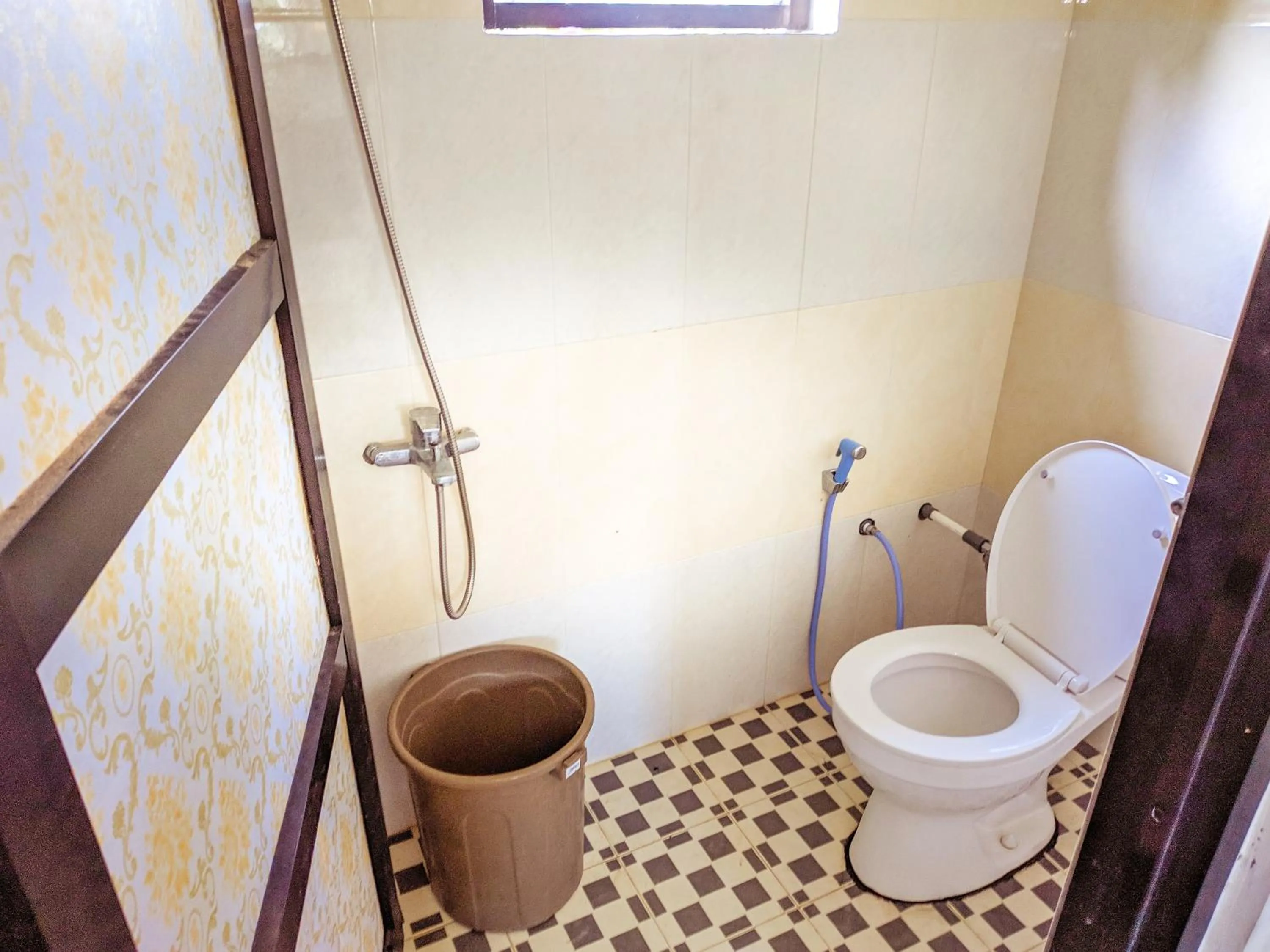 Bathroom in Villa Kebun Jeruk Syariah Malang by ecommerceloka