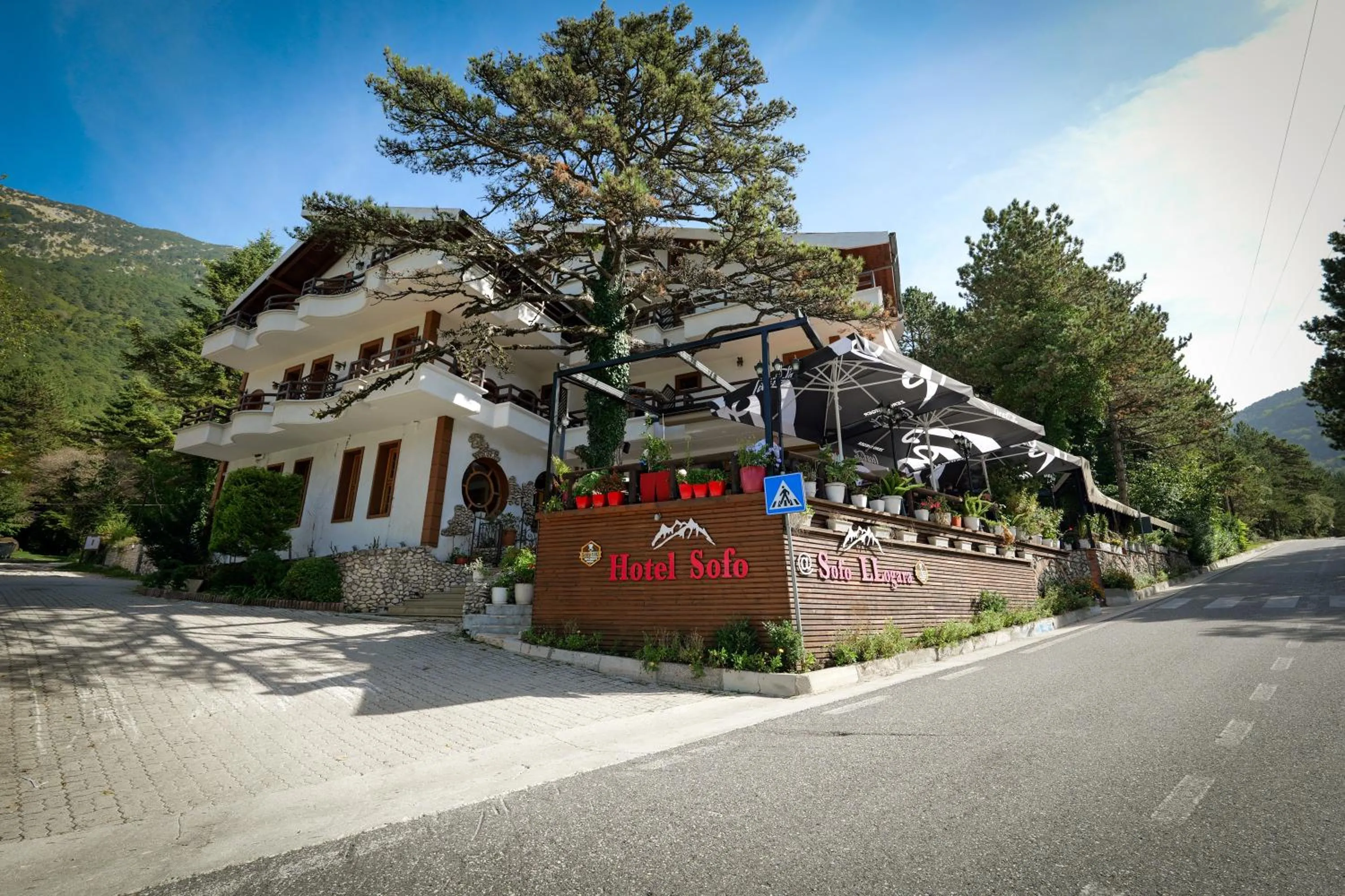 Property building in Hotel Sofo