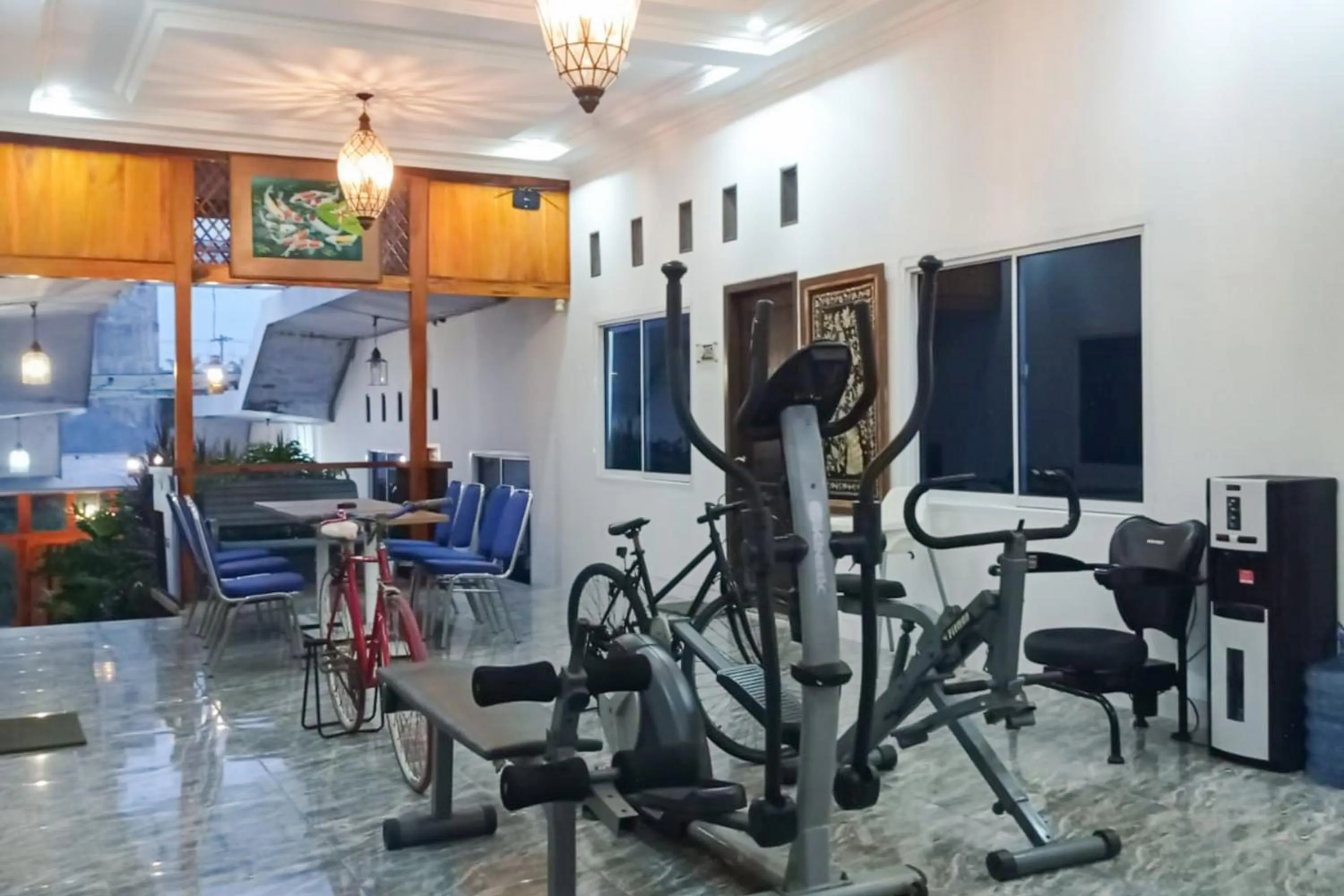 Fitness centre/facilities in RedDoorz Syariah at Kiapma Hotel