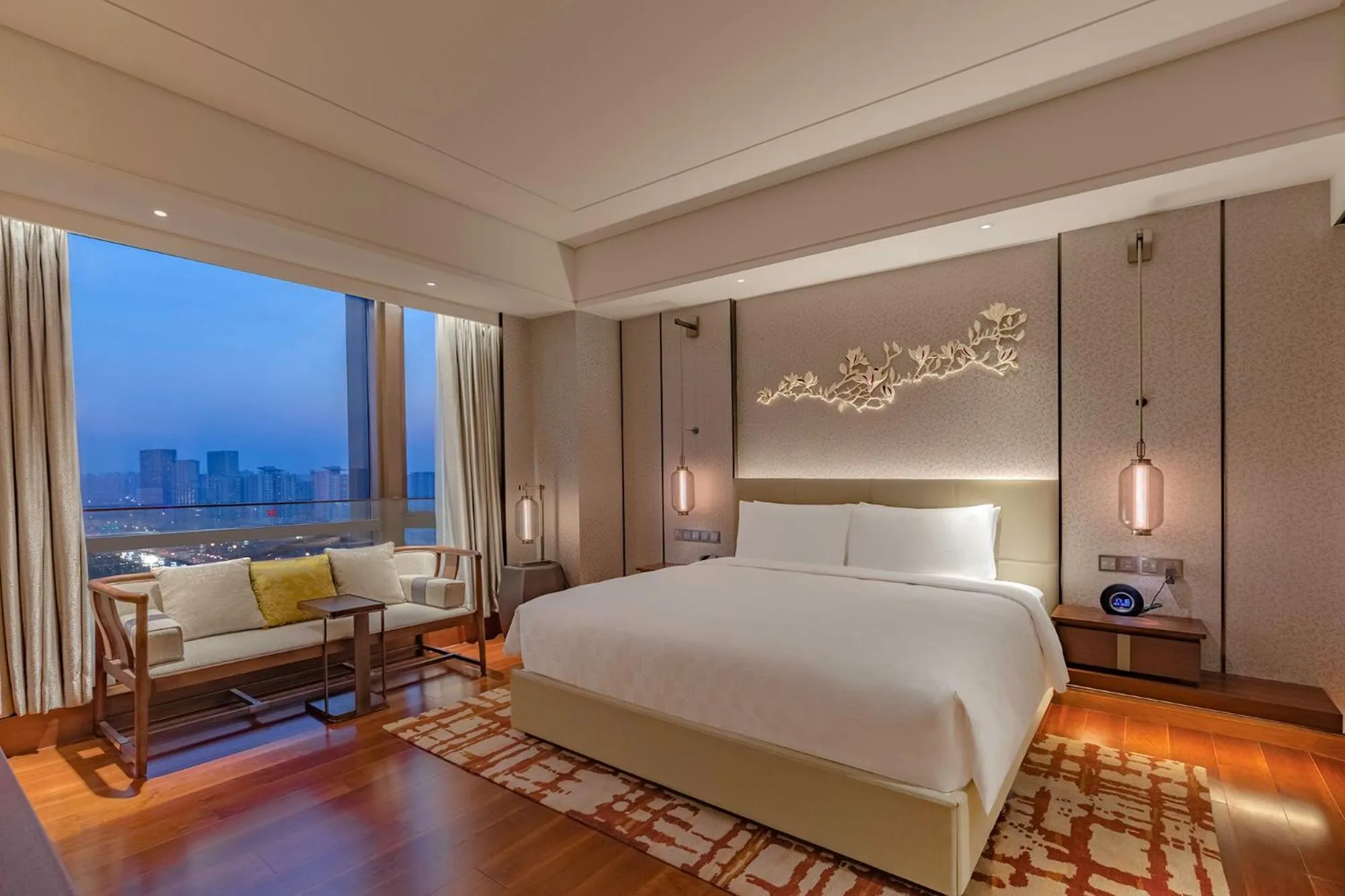 Bed in HUALUXE Beijing Xinan