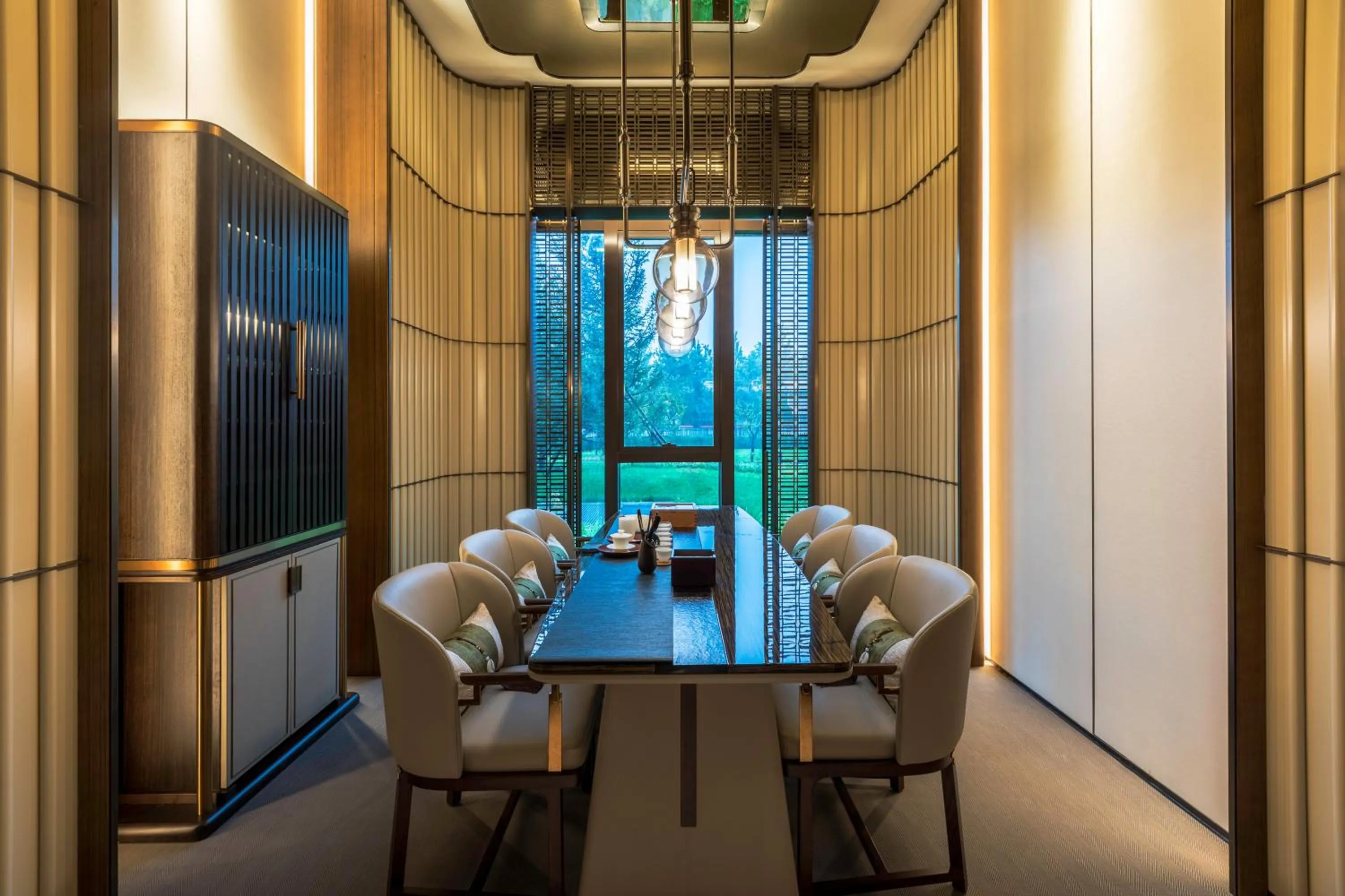 Lounge or bar in HUALUXE Beijing Xinan