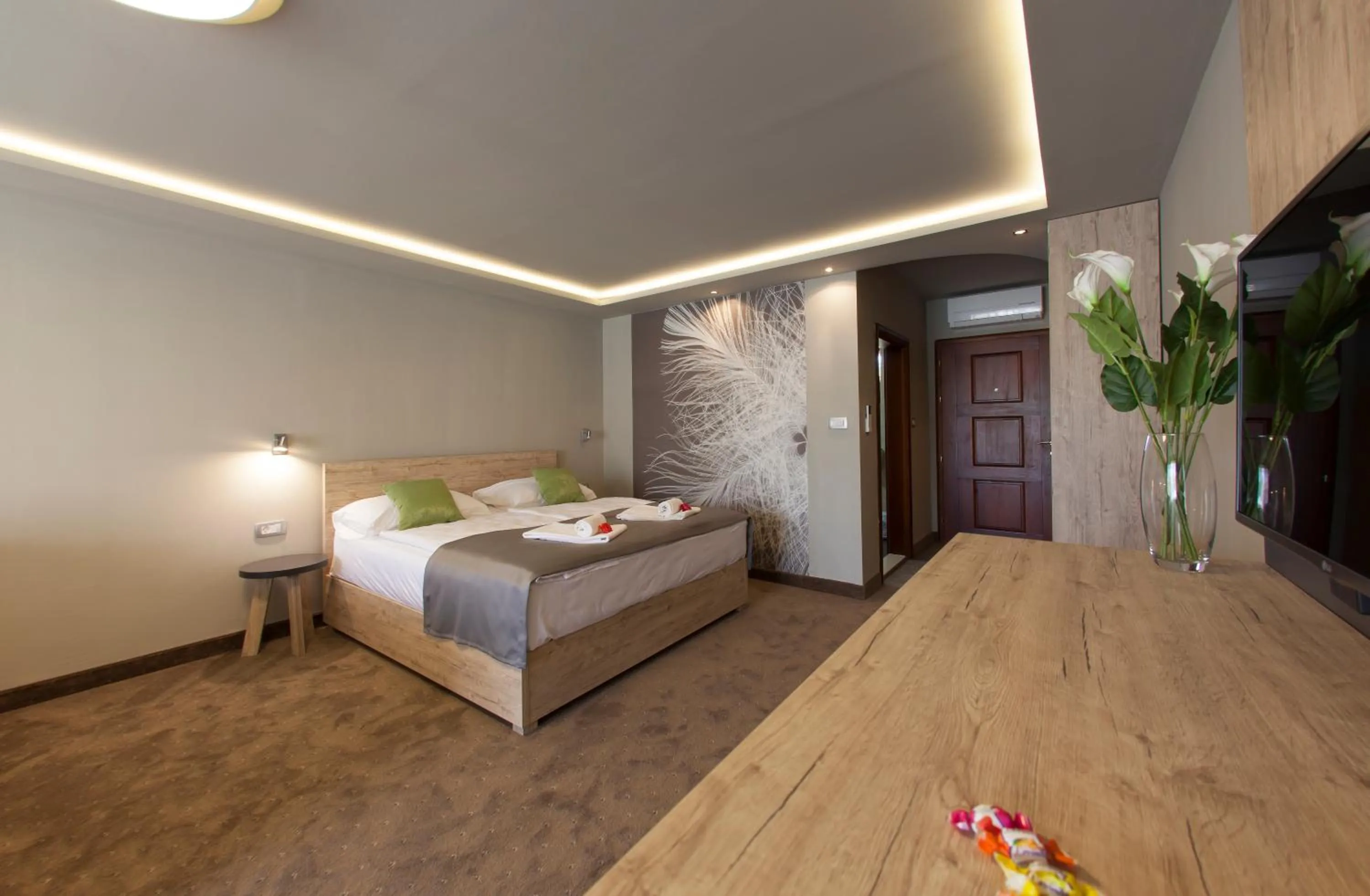 Bedroom, Bed in Motel Kolo