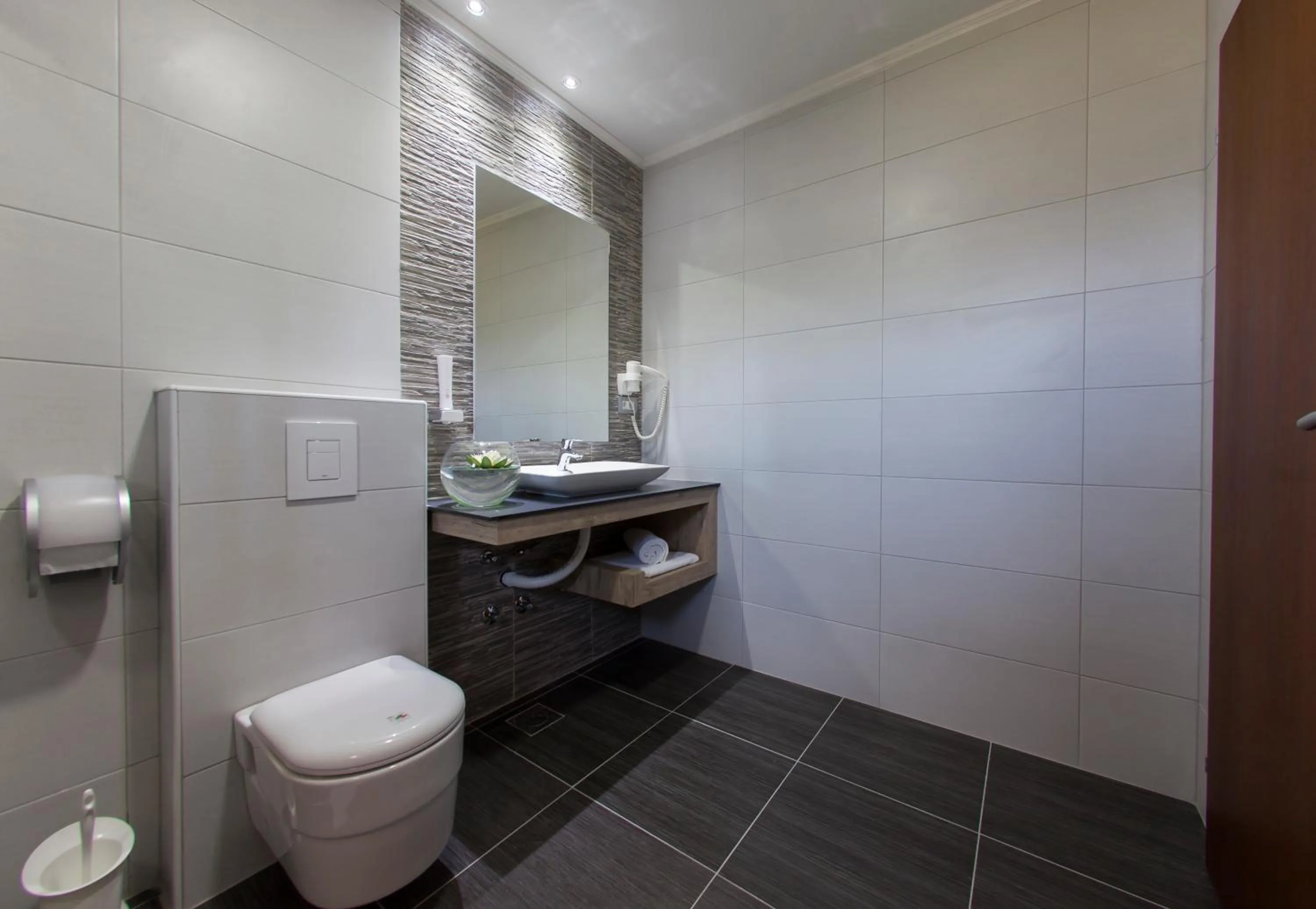 Bathroom in Motel Kolo