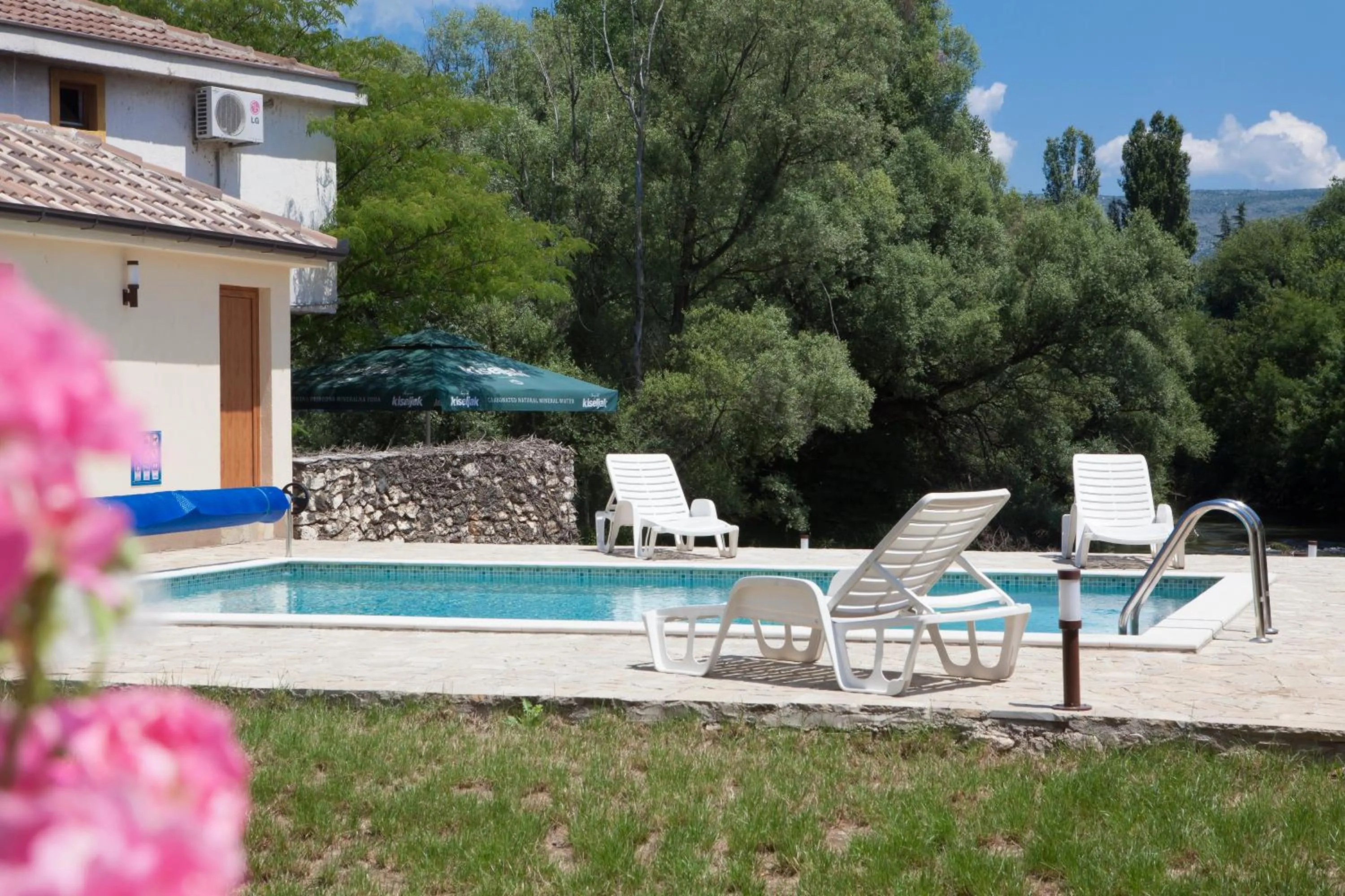 Swimming pool in Motel Kolo