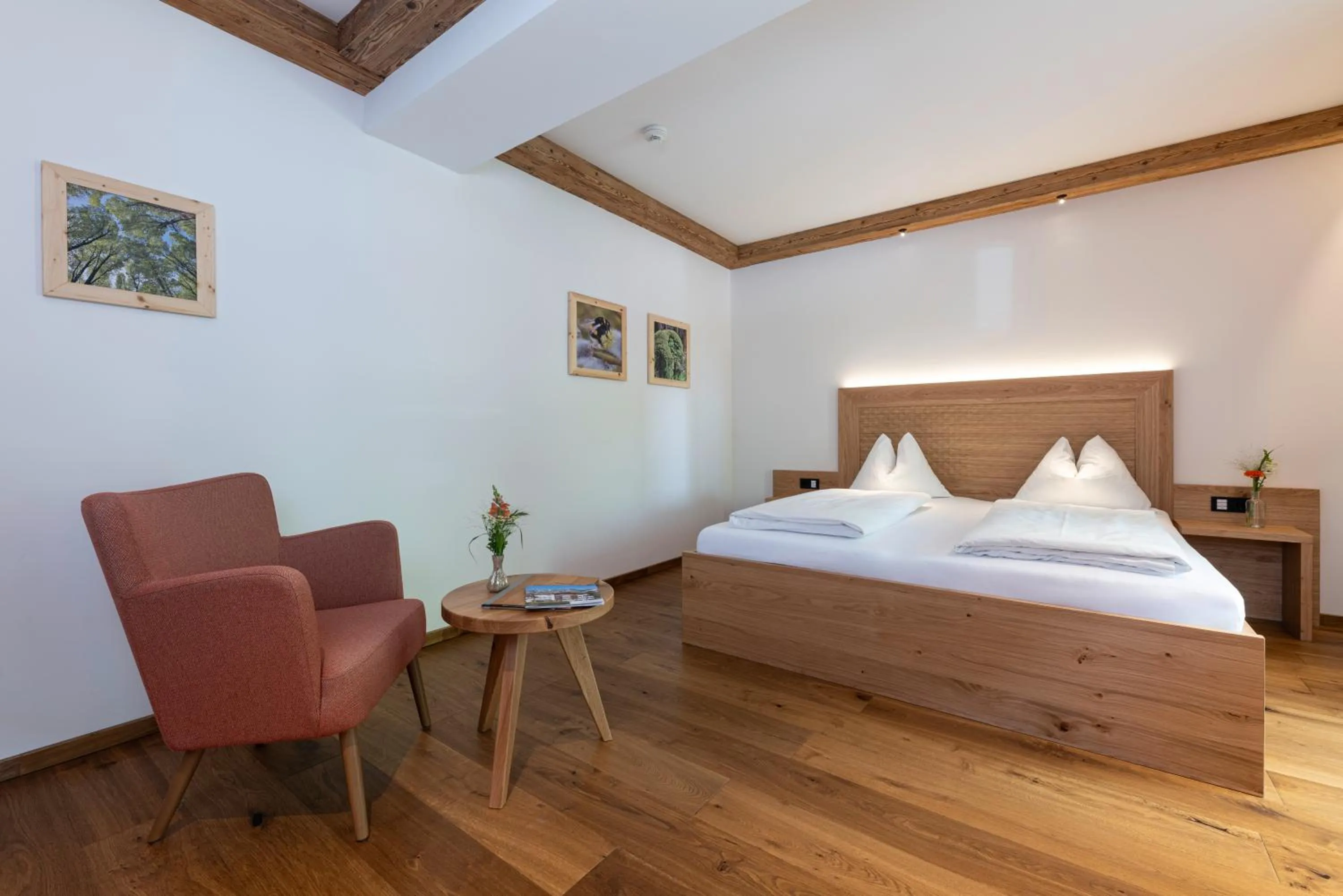 Photo of the whole room, Bed in Hotel Untersberg