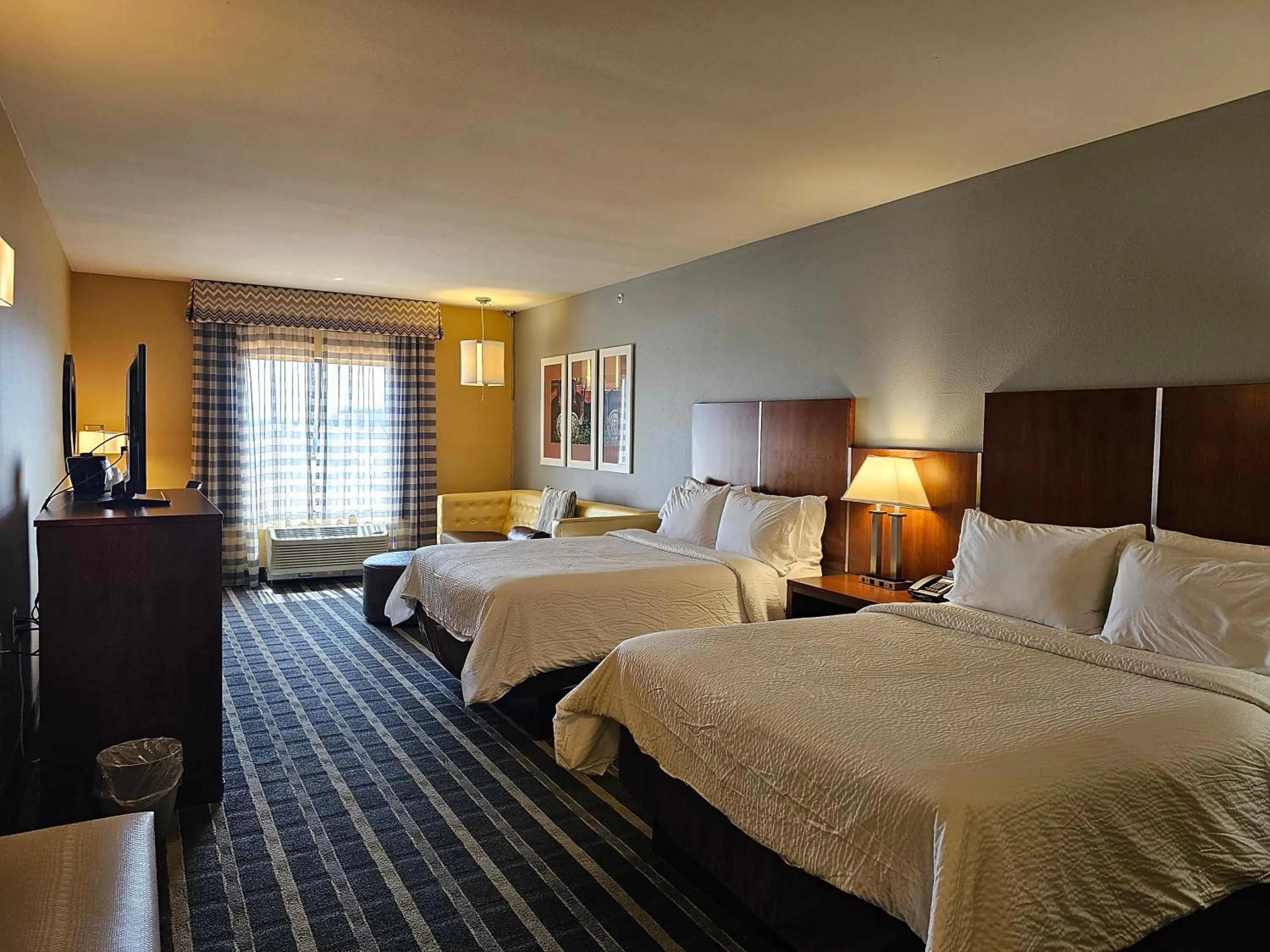 Bedroom, Bed in Holiday Inn Express & Suites Perry-National Fairground Area by IHG