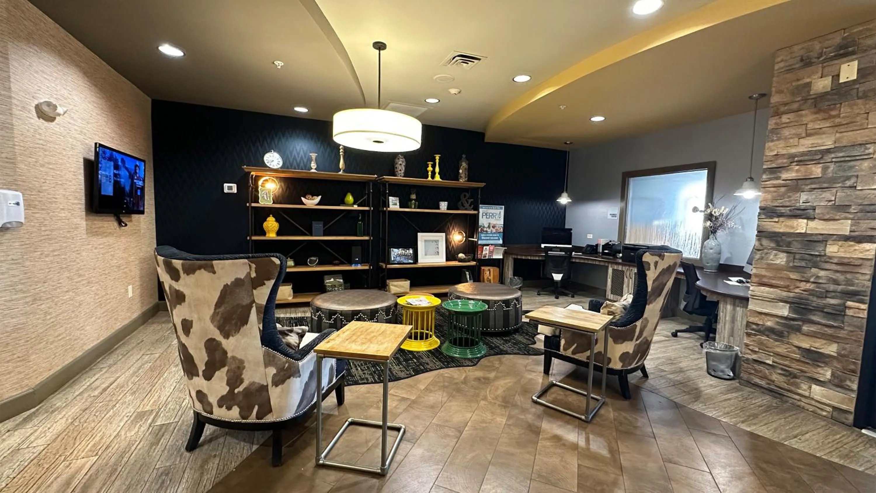 Property building in Holiday Inn Express & Suites Perry-National Fairground Area by IHG