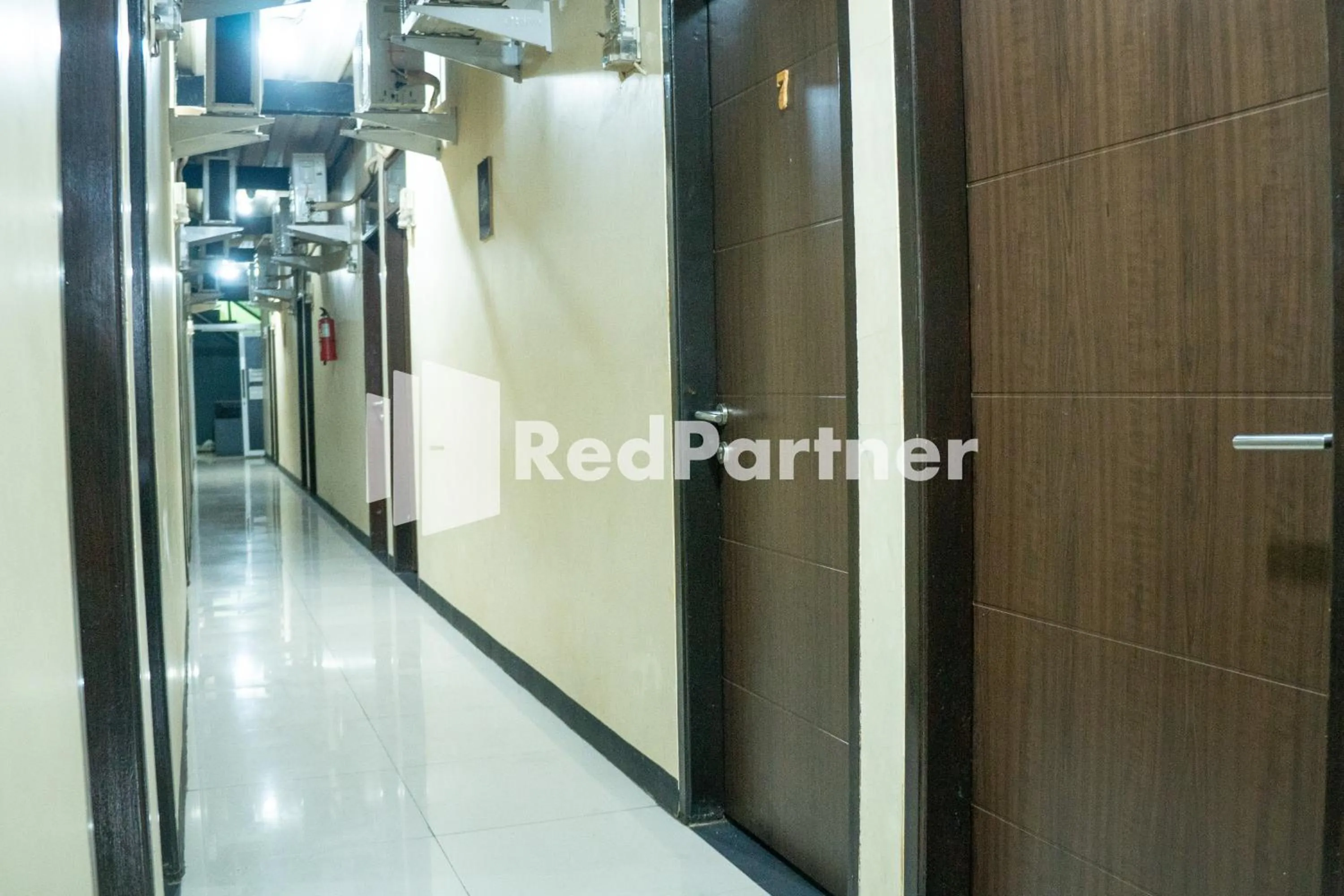 Jabrix Hotel Mitra RedDoorz