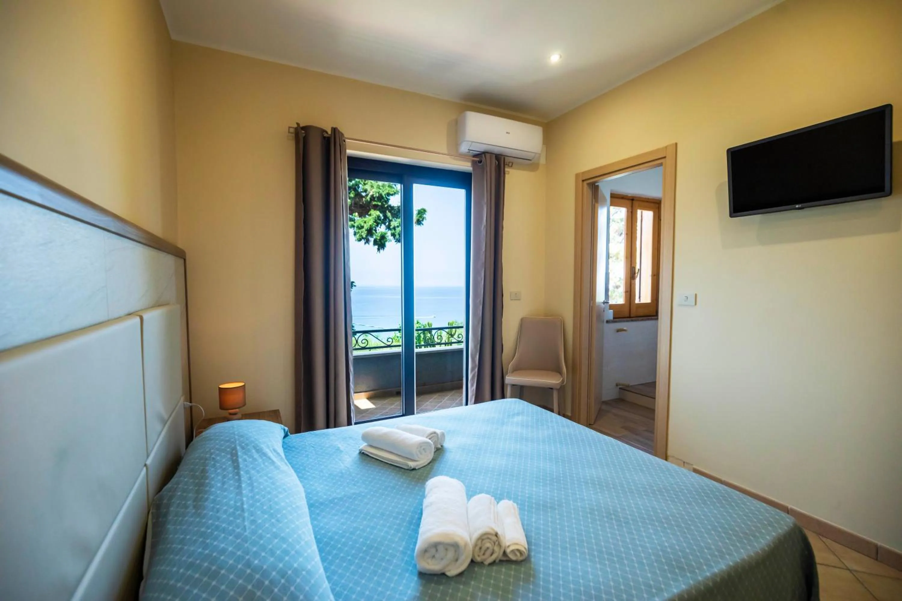 Bed in Hotel La Fattoria Sul Mare
