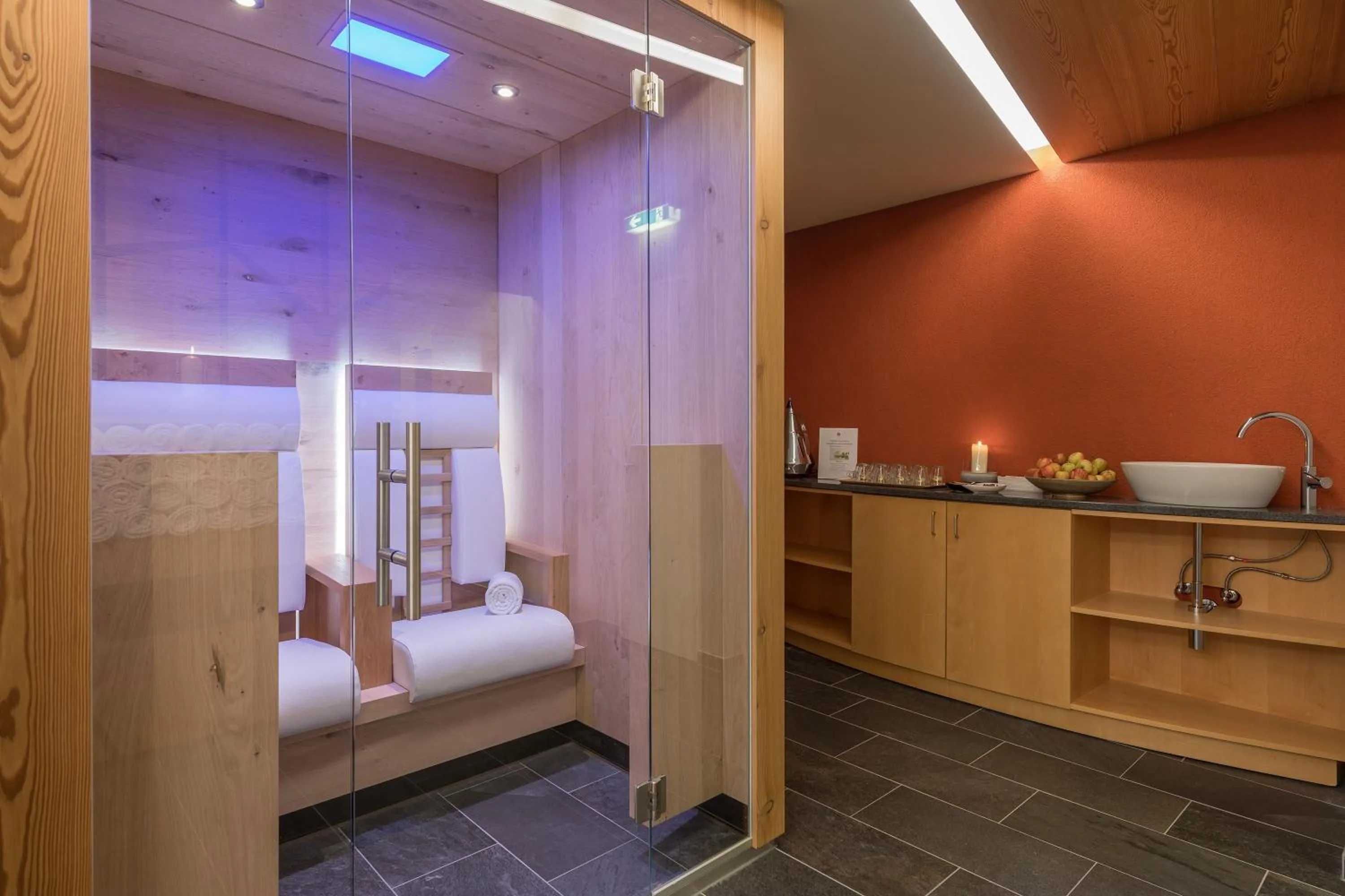 Steam room, Bed in Sunstar Hotel Arosa