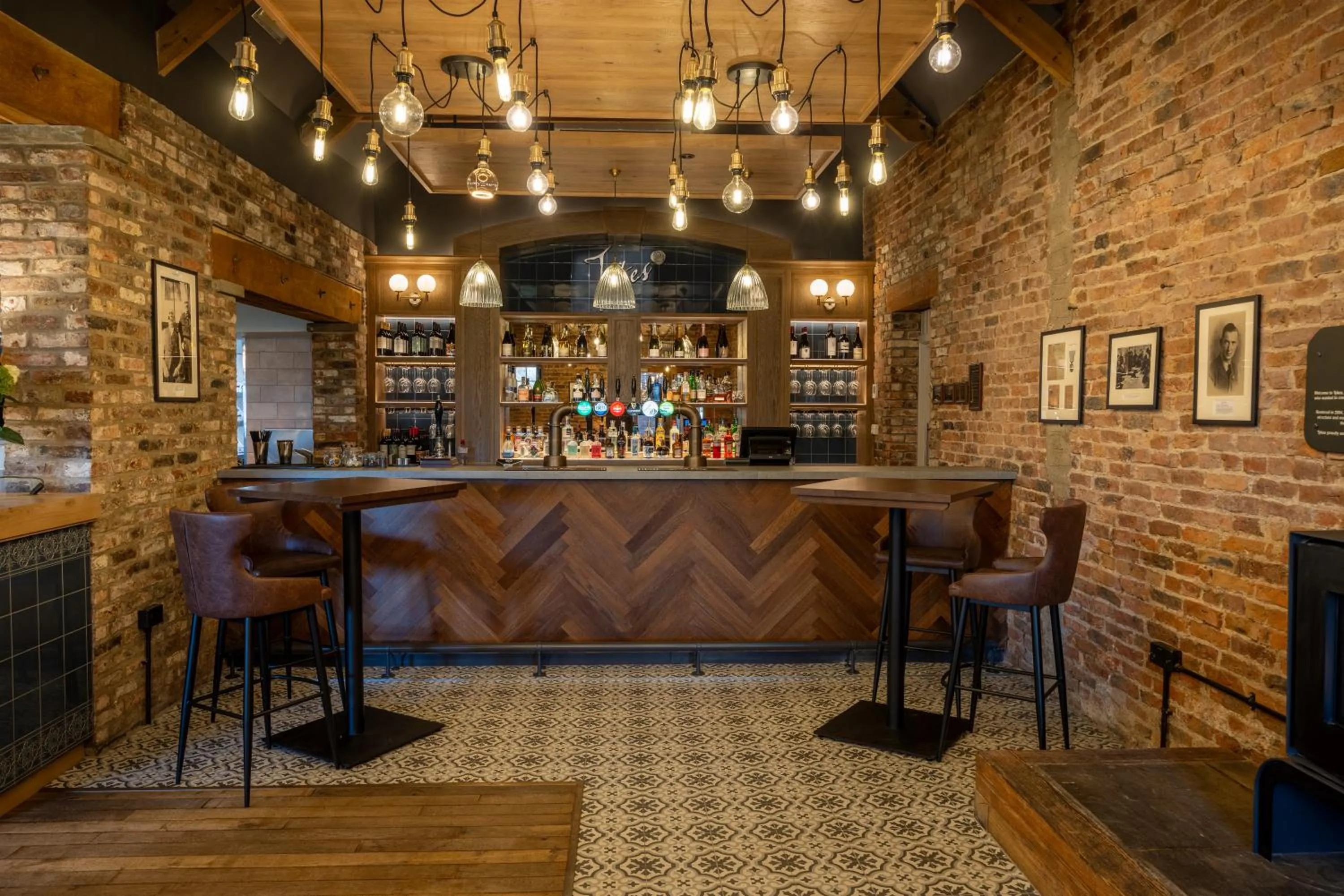 Restaurant/places to eat in Sandburn Hall